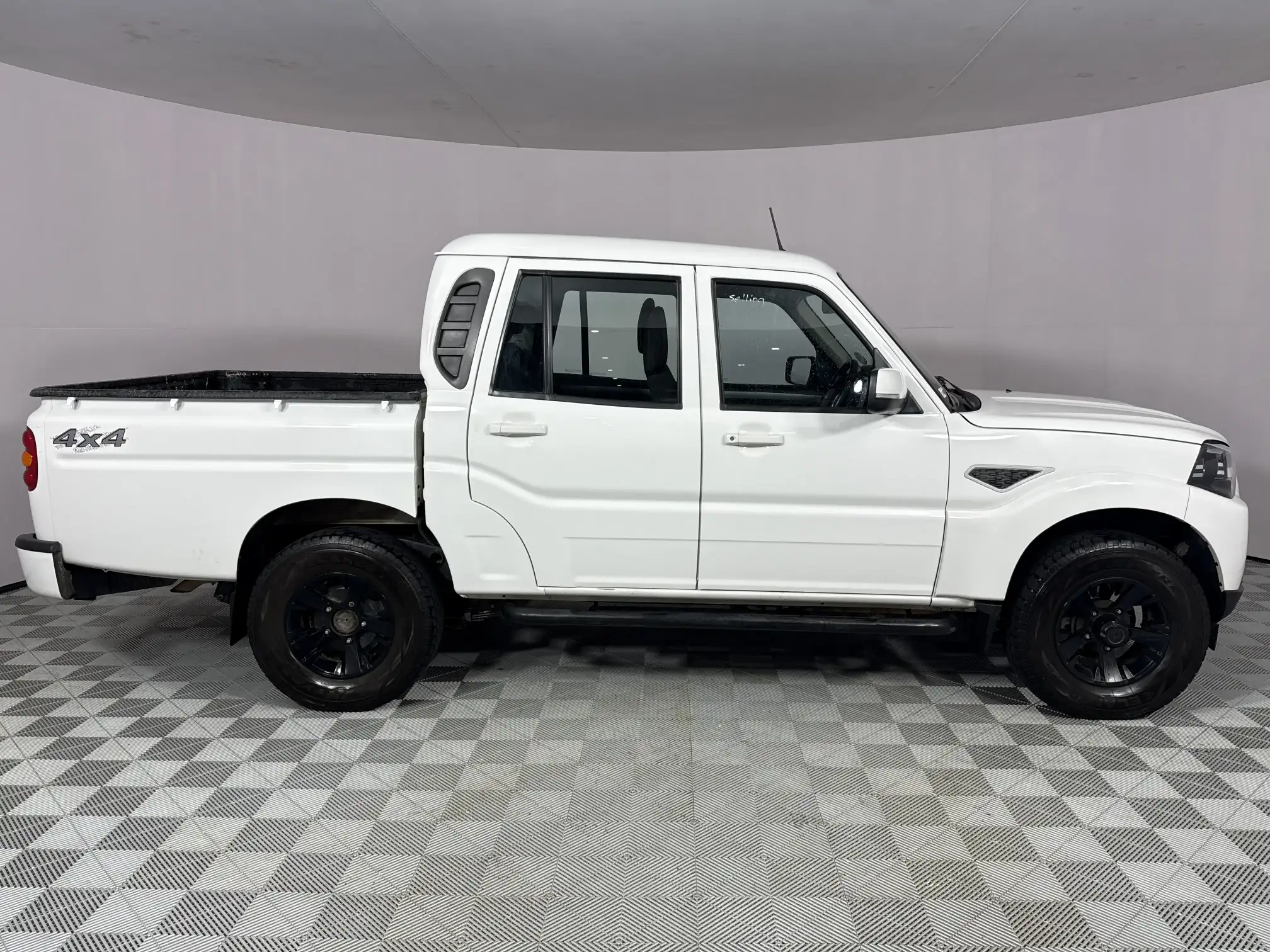 Mahindra PIK UP