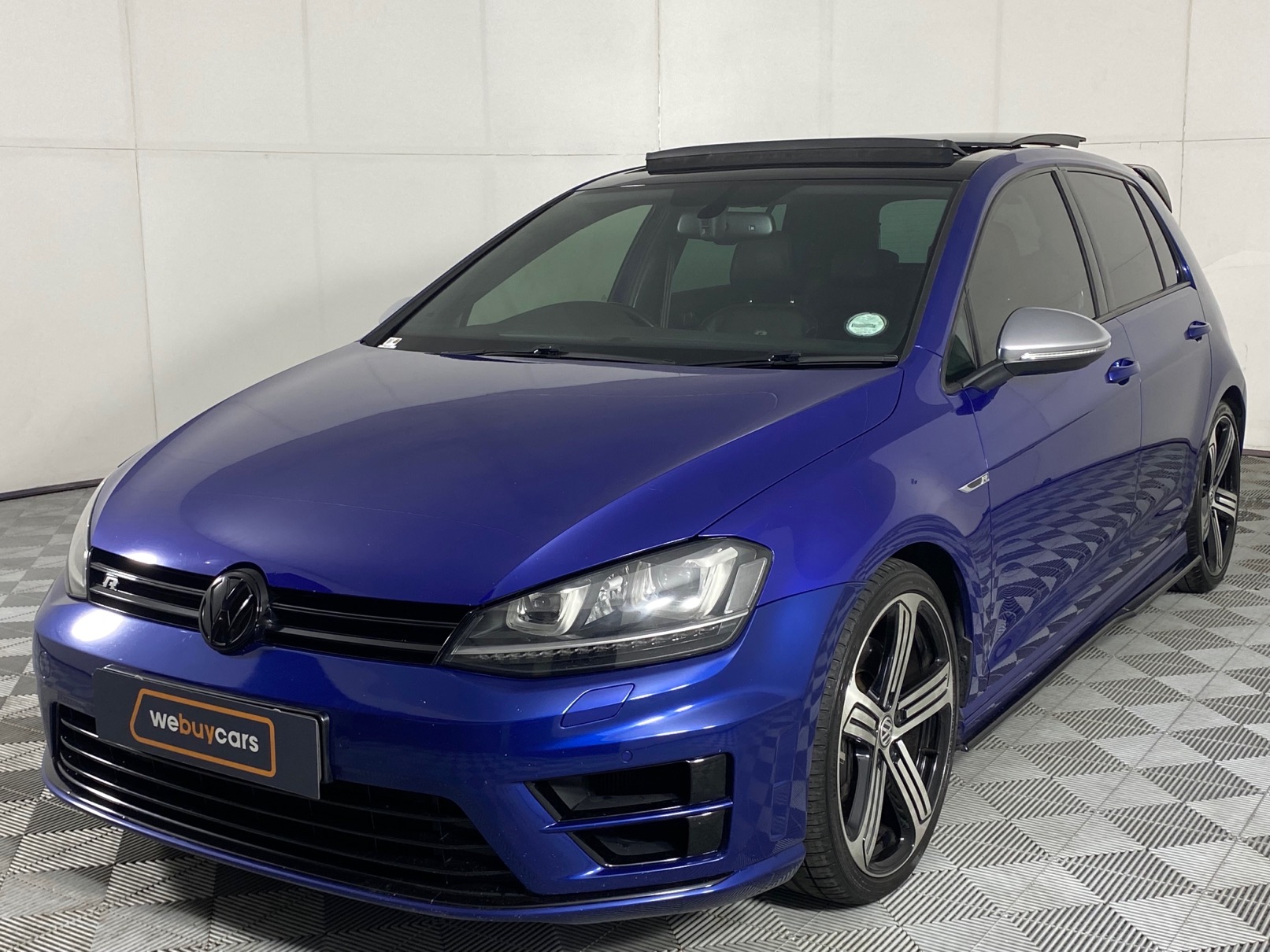 Used 16 Volkswagen Golf 7 2 0 Tsi R Dsg For Sale Webuycars