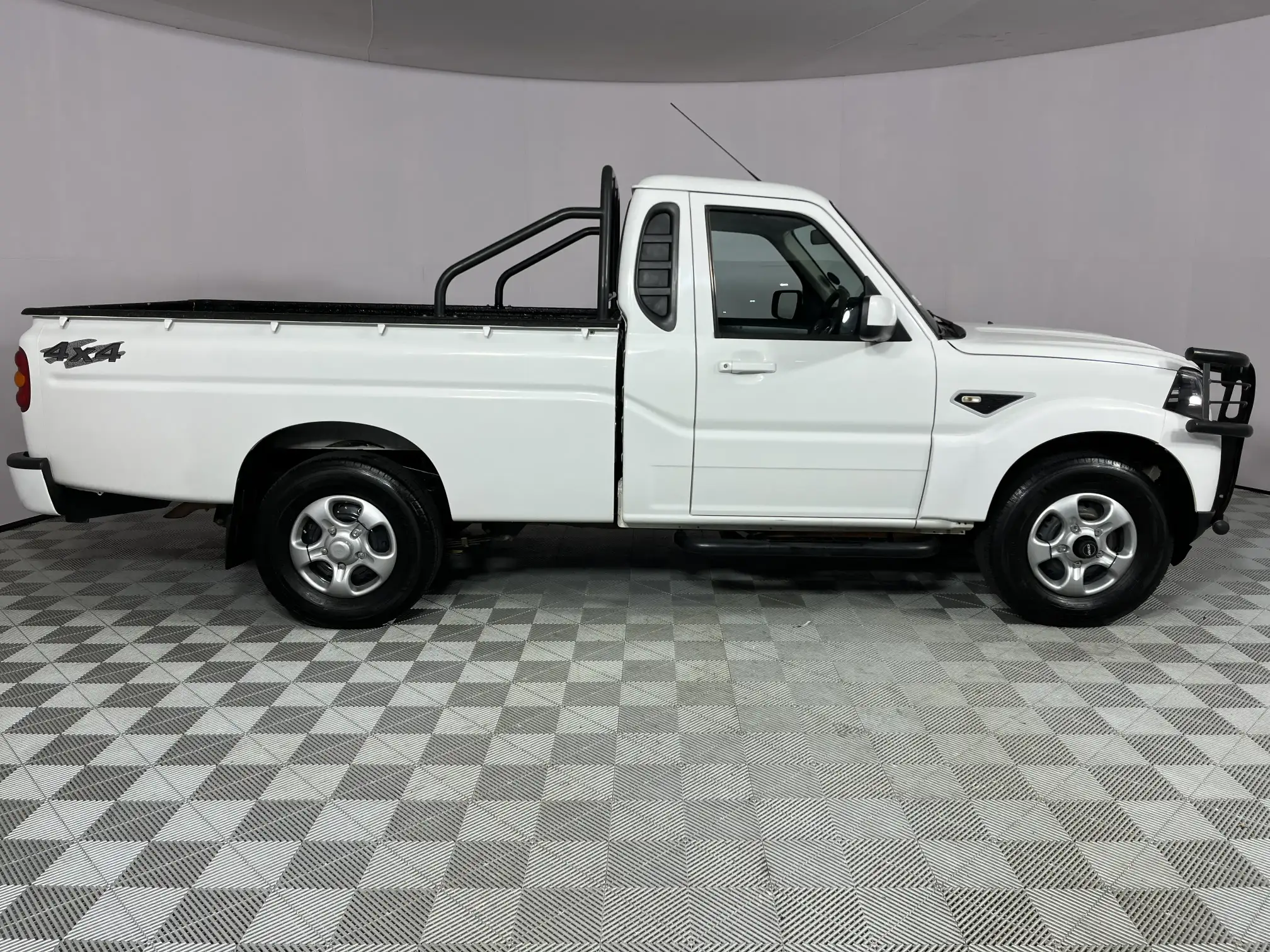 Mahindra PIK UP