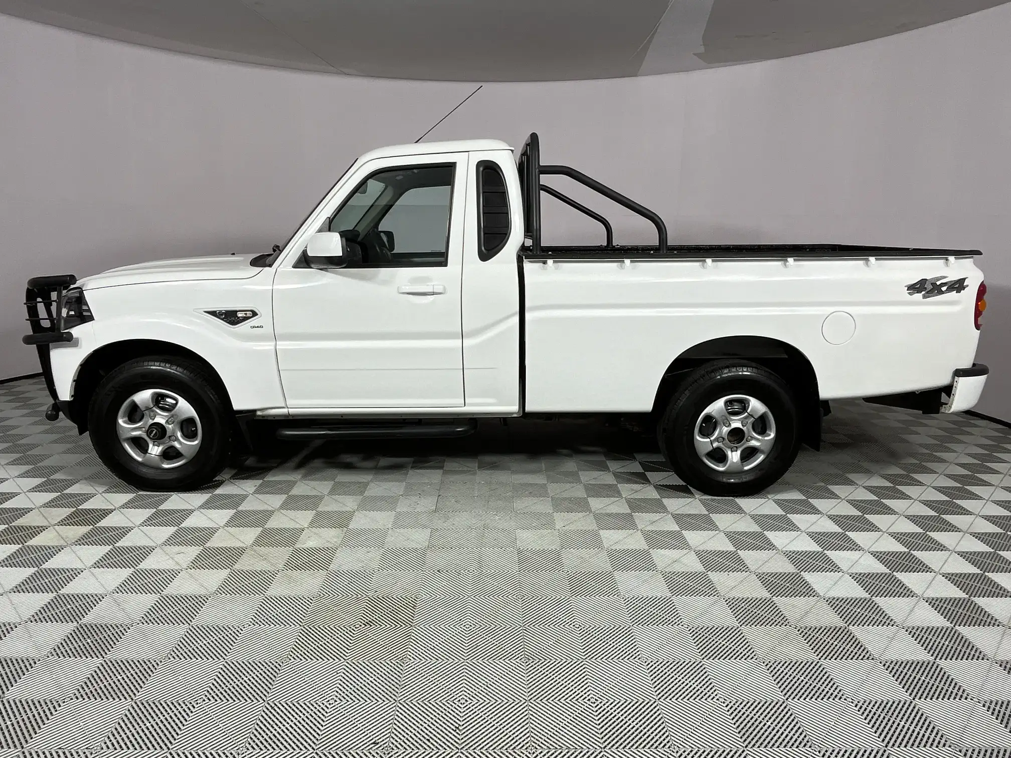 Mahindra PIK UP