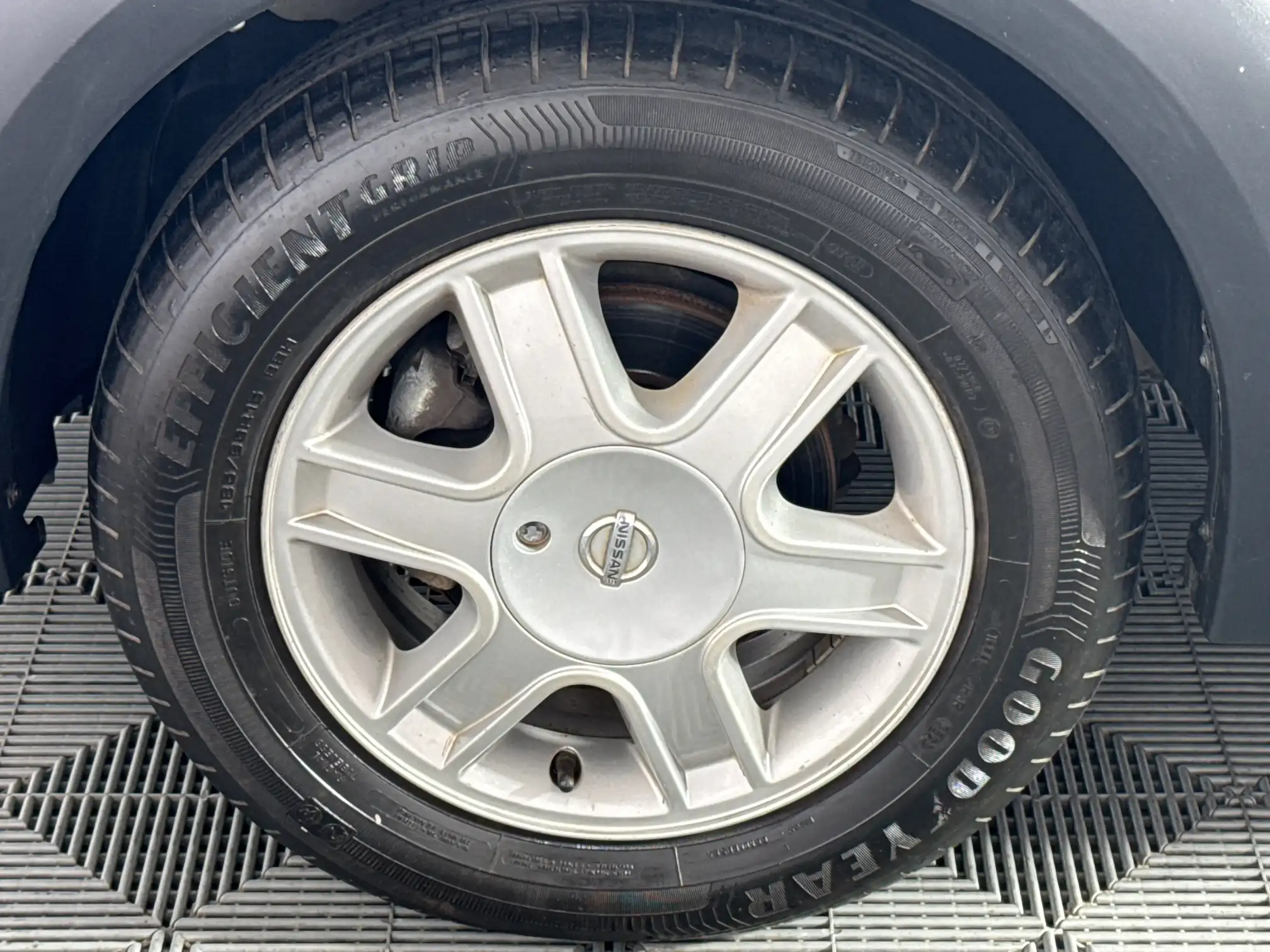Nissan NP200