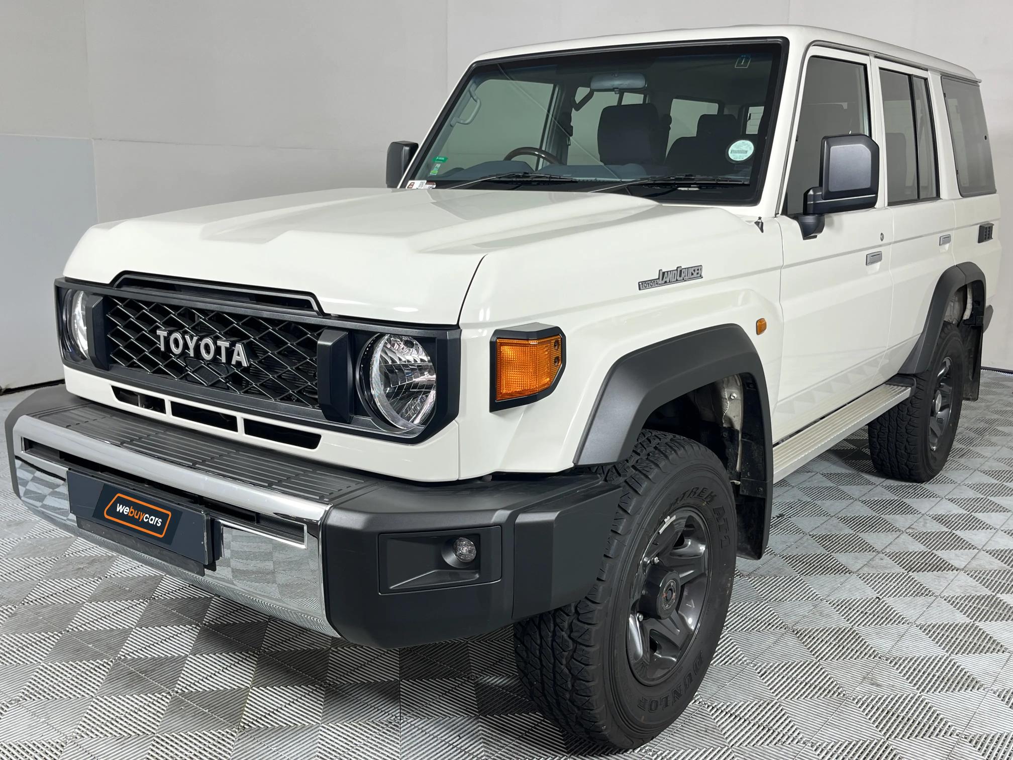 Toyota Land Cruiser 76 2.8 GD-6 Station Wagon
