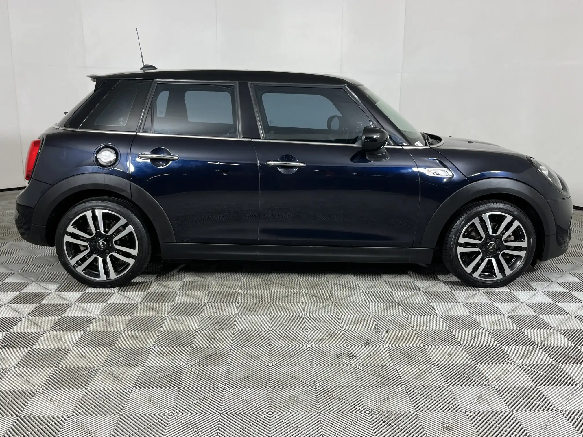Mini Cooper 5DR
