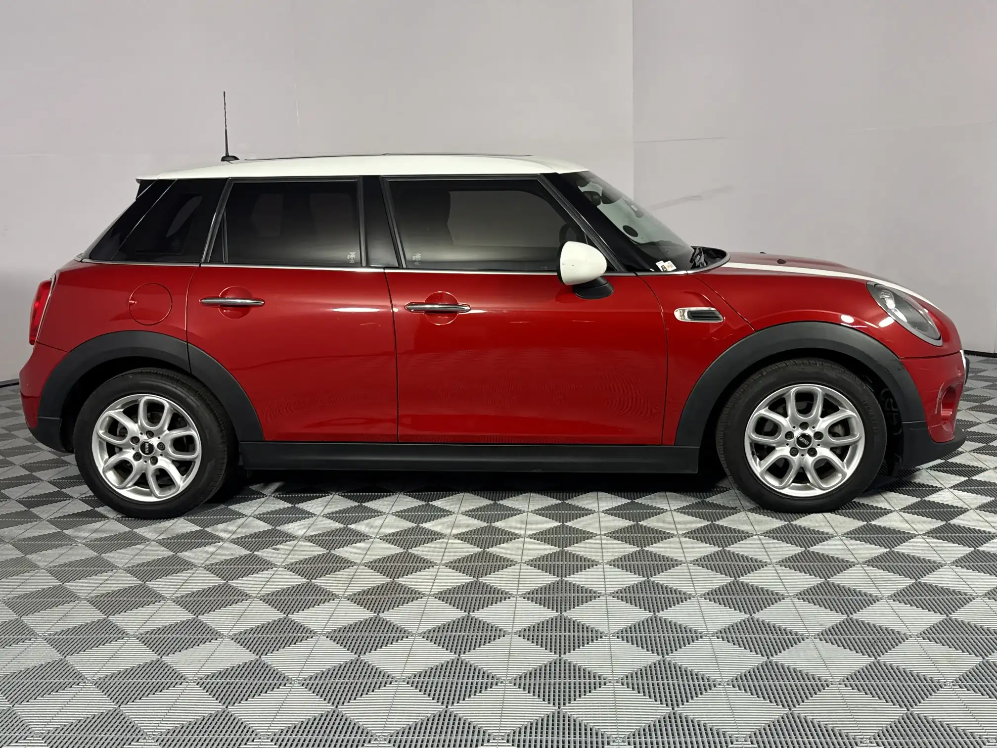 Mini Cooper 5DR