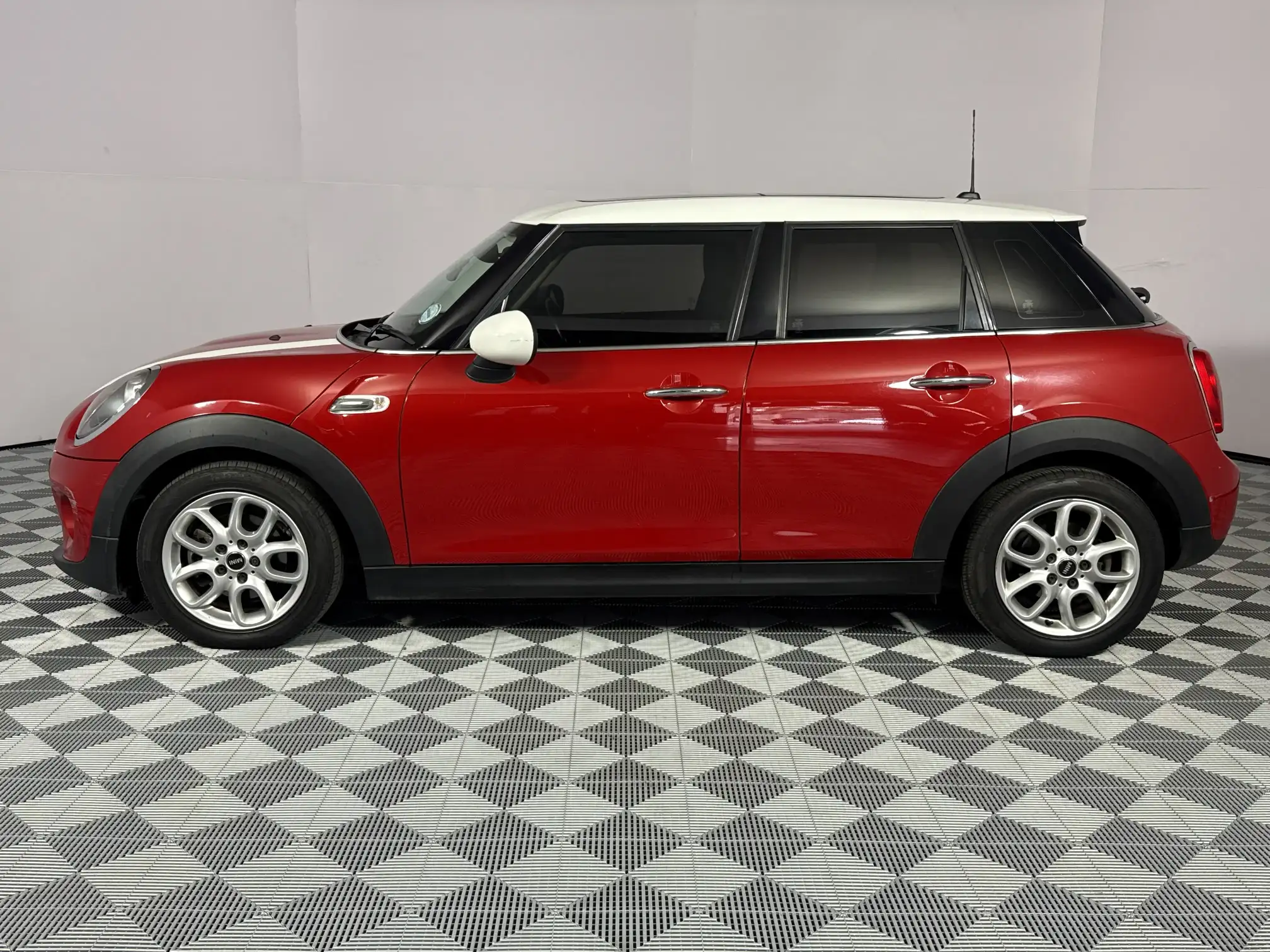 Mini Cooper 5DR