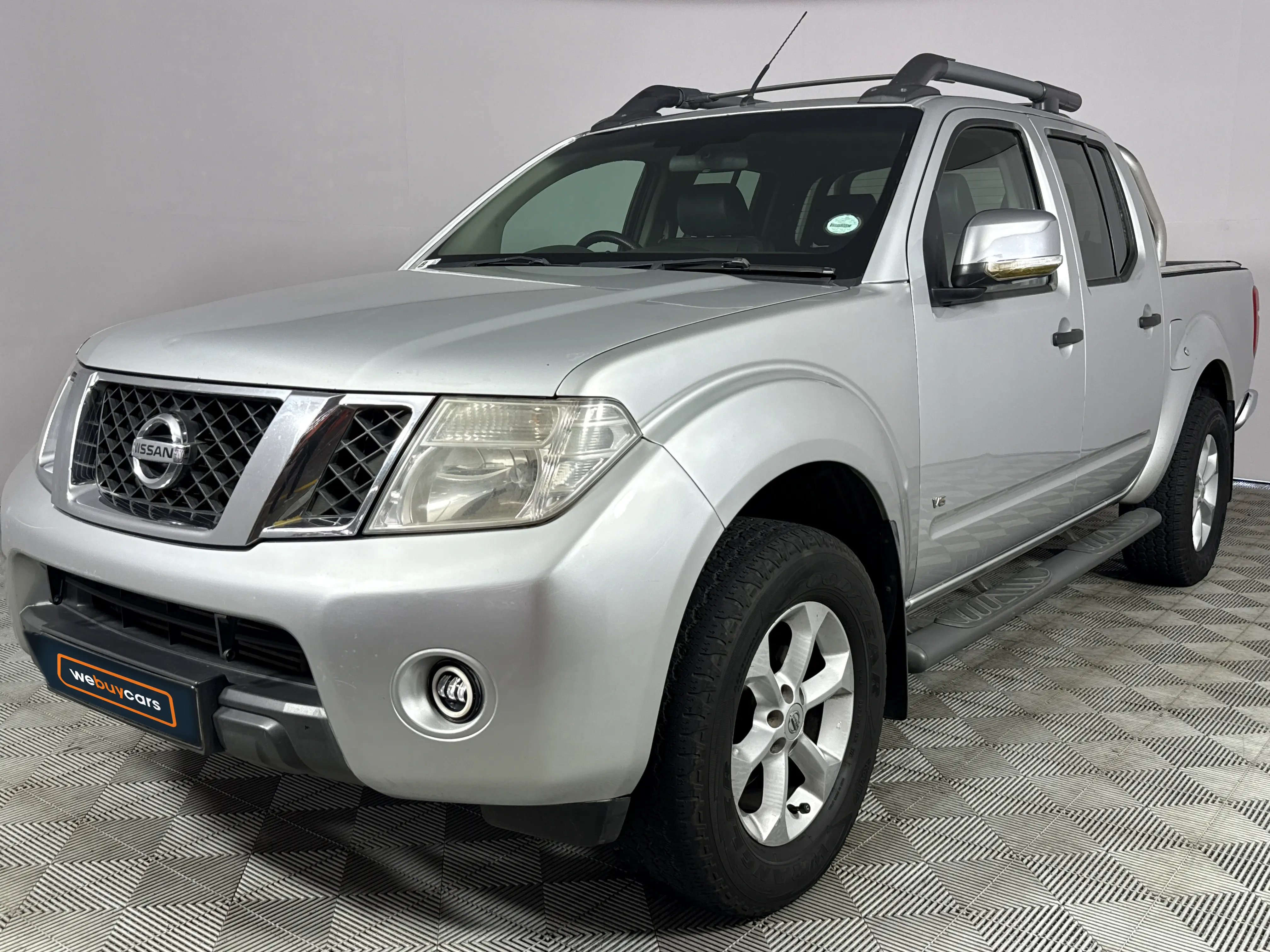 2011 Nissan Navara 3.0 DCI LE Auto 4x4 Pick Up Double Cab