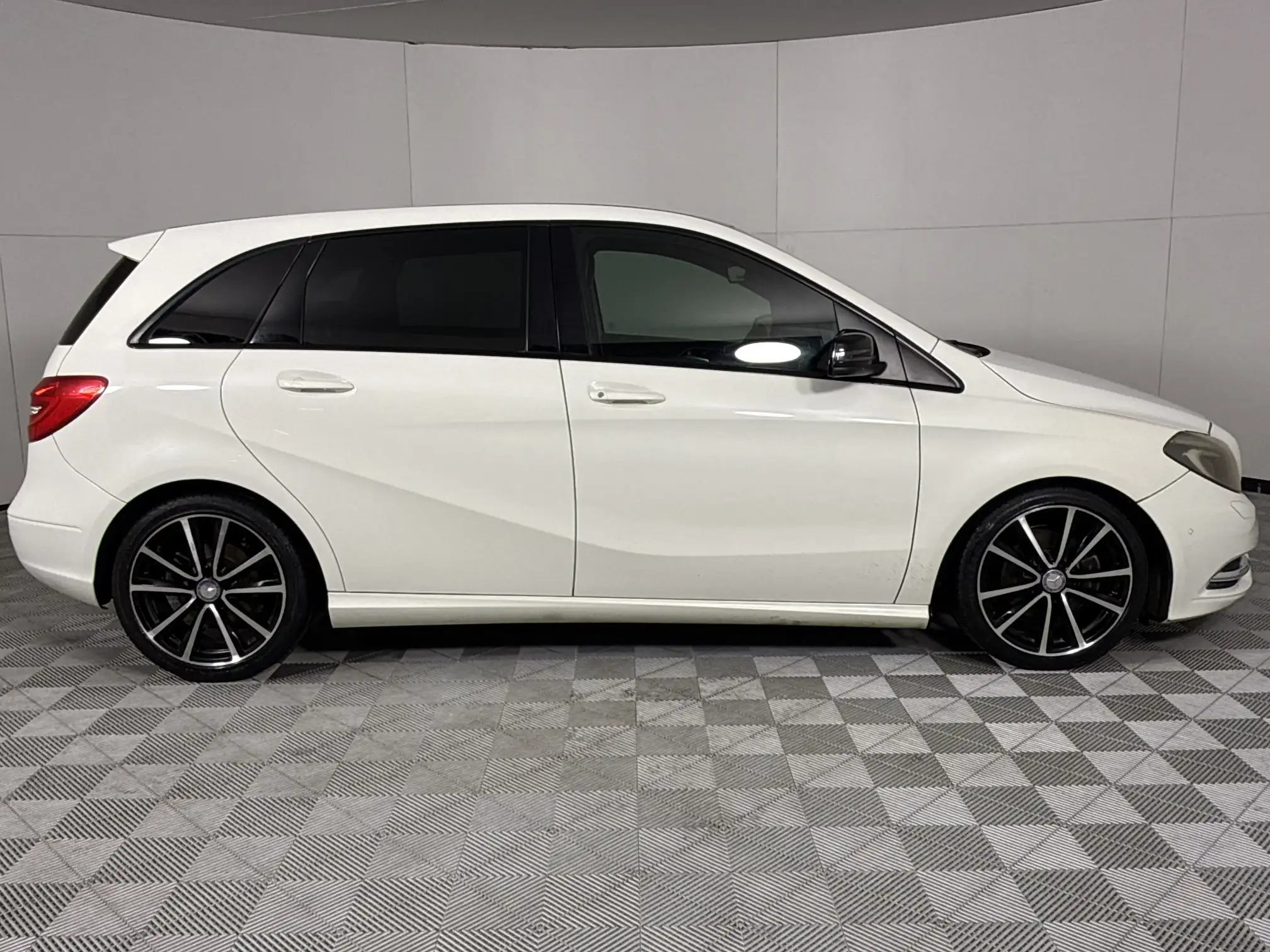 Mercedes-Benz B Class