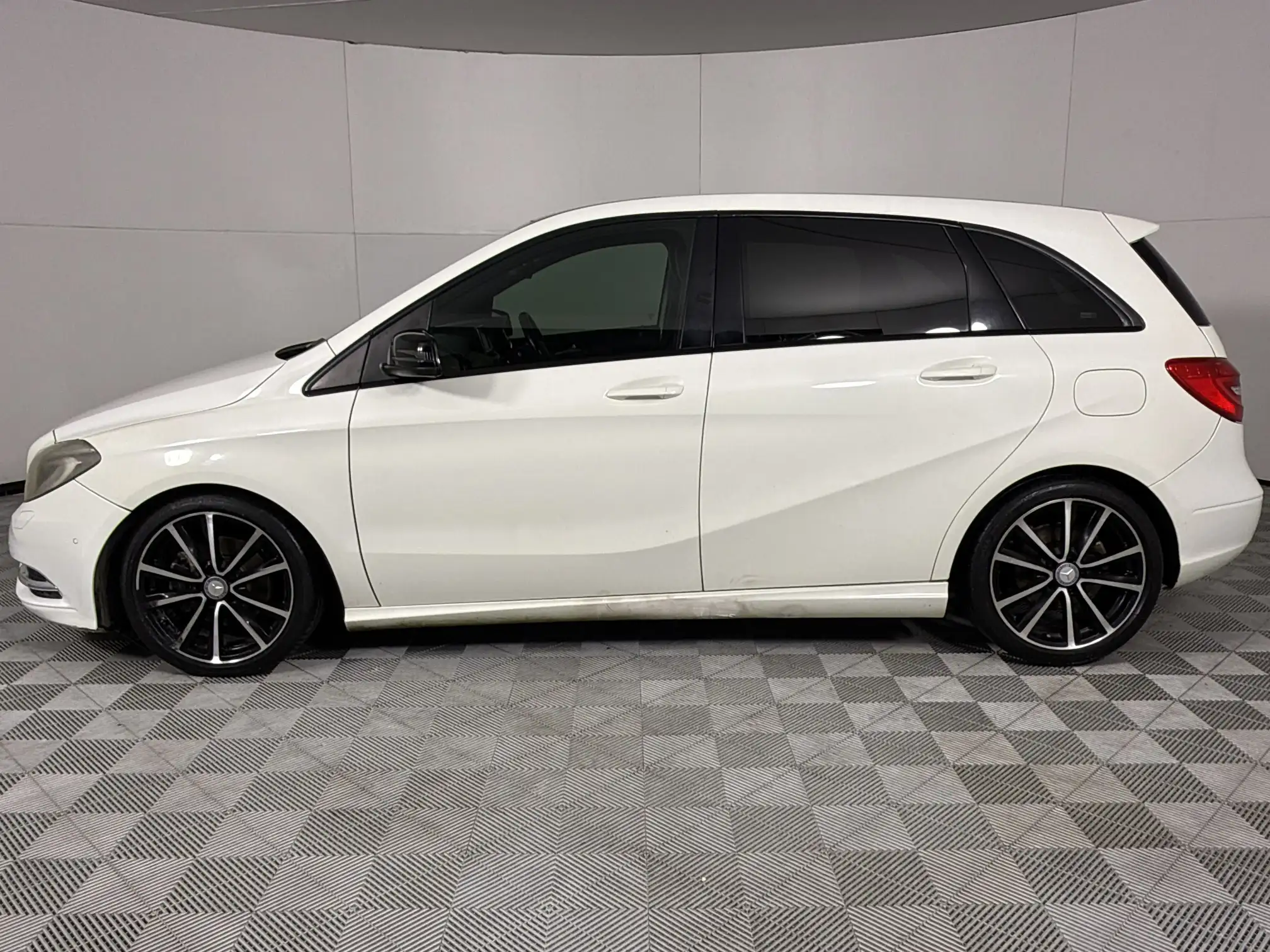 Mercedes-Benz B Class