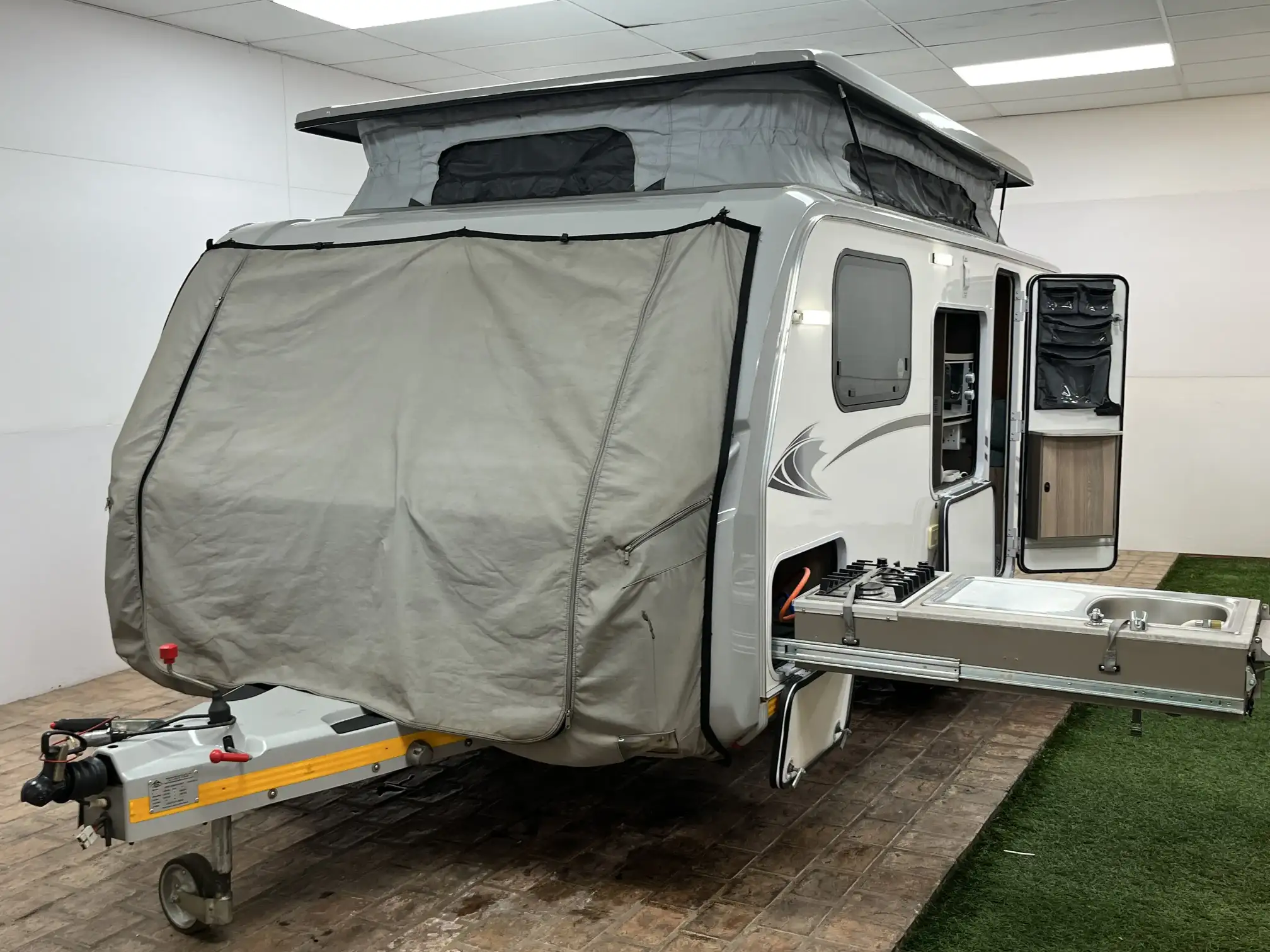 2020 Stealth X-Country