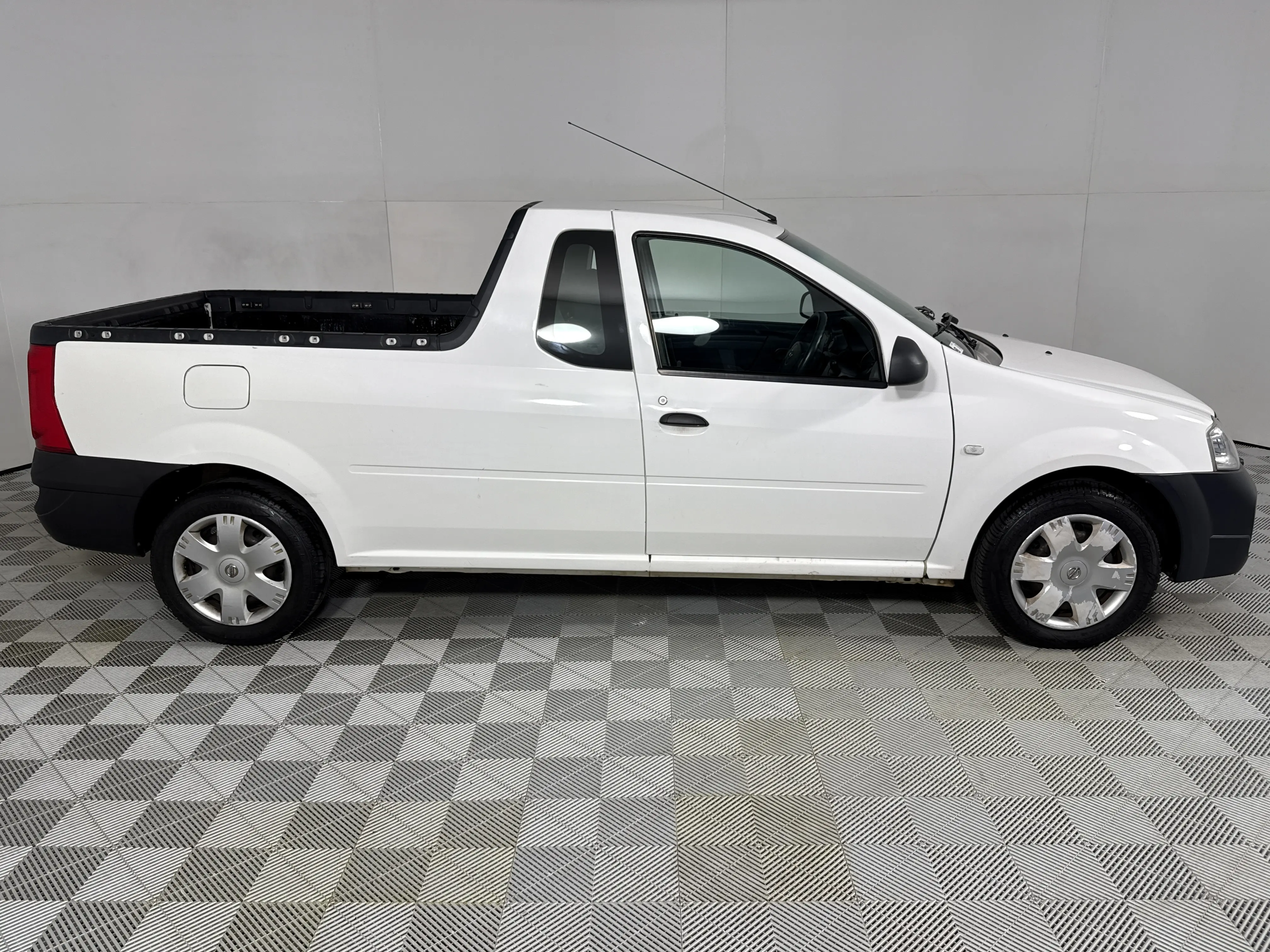 2018 Nissan NP200 1.6 A/C Safety Pack Pick Up Single Cab, photo 4