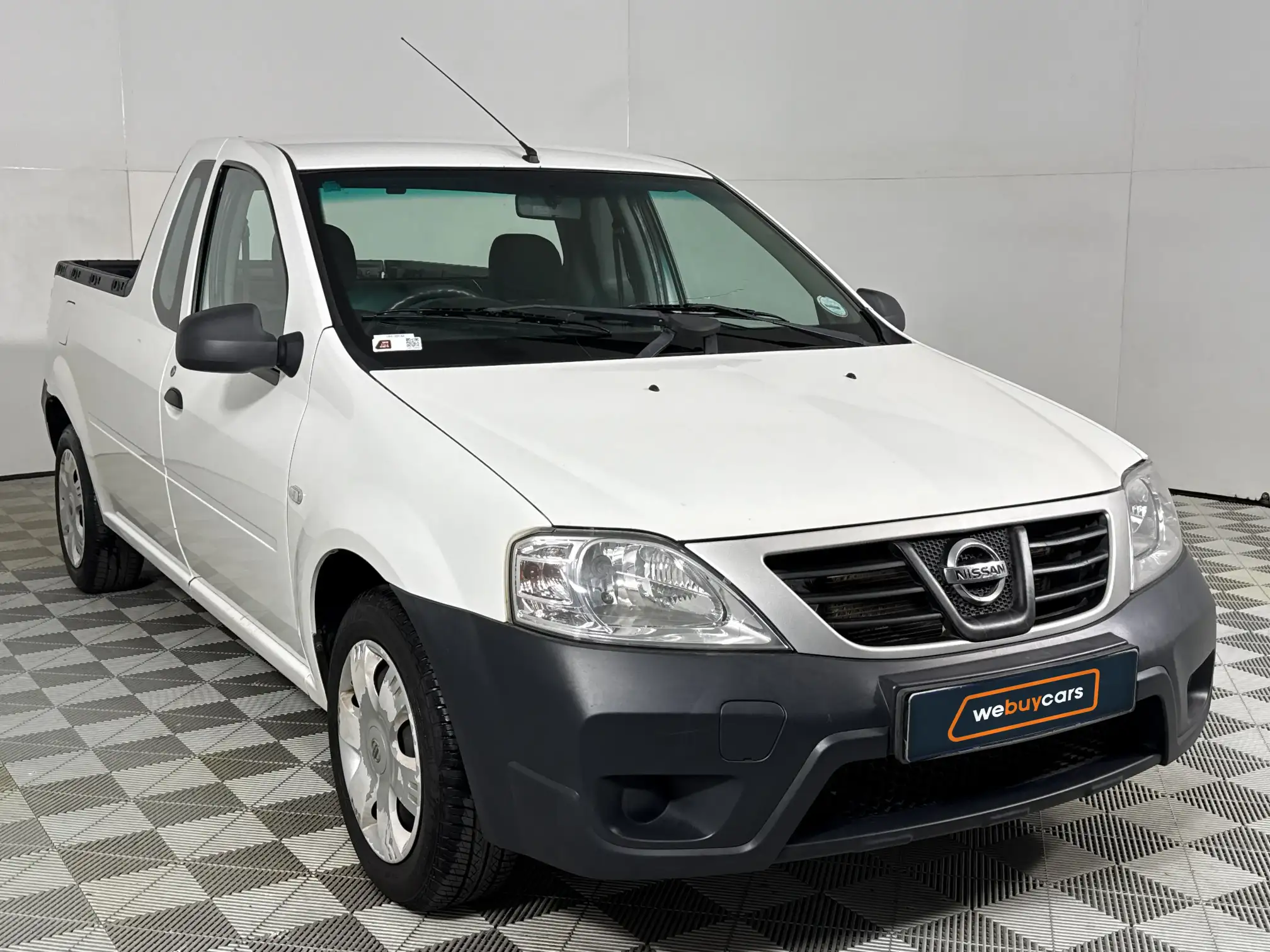 Nissan NP200