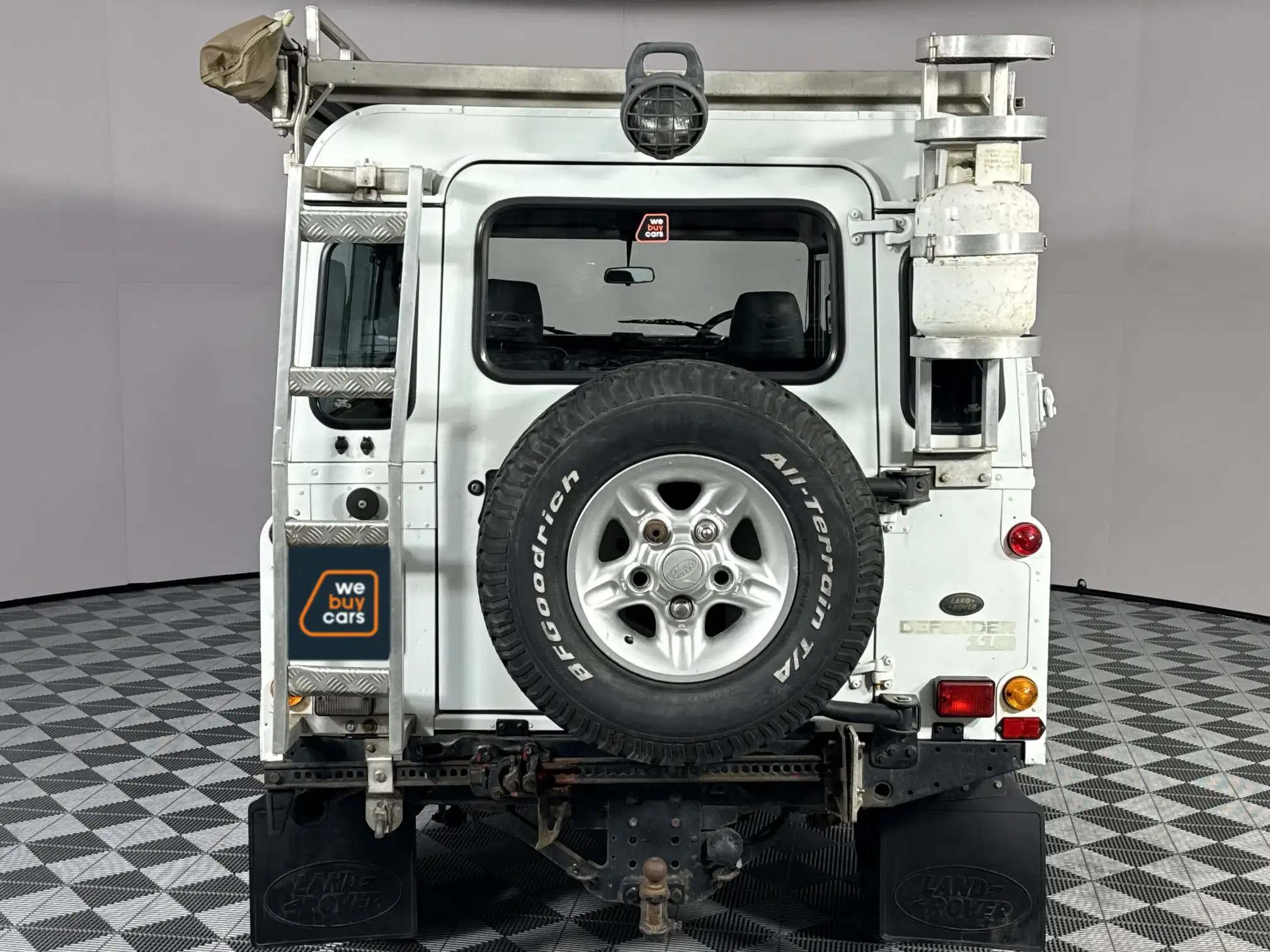 Land Rover Defender 110