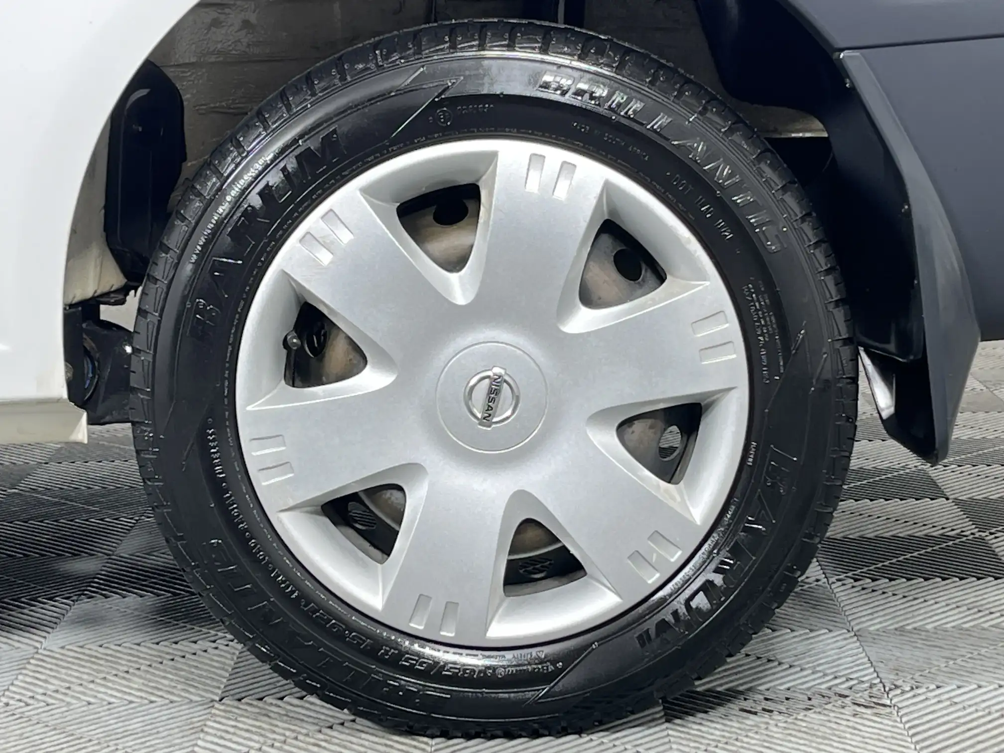 Nissan NP200