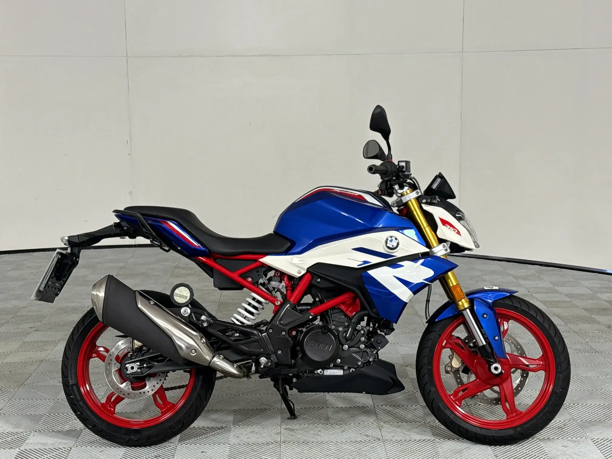 2025 BMW C