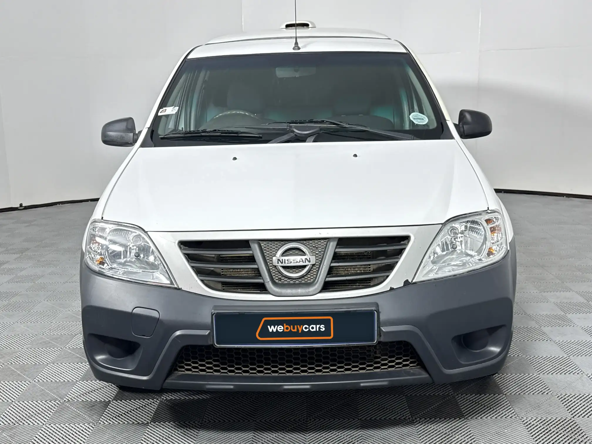 Nissan NP200