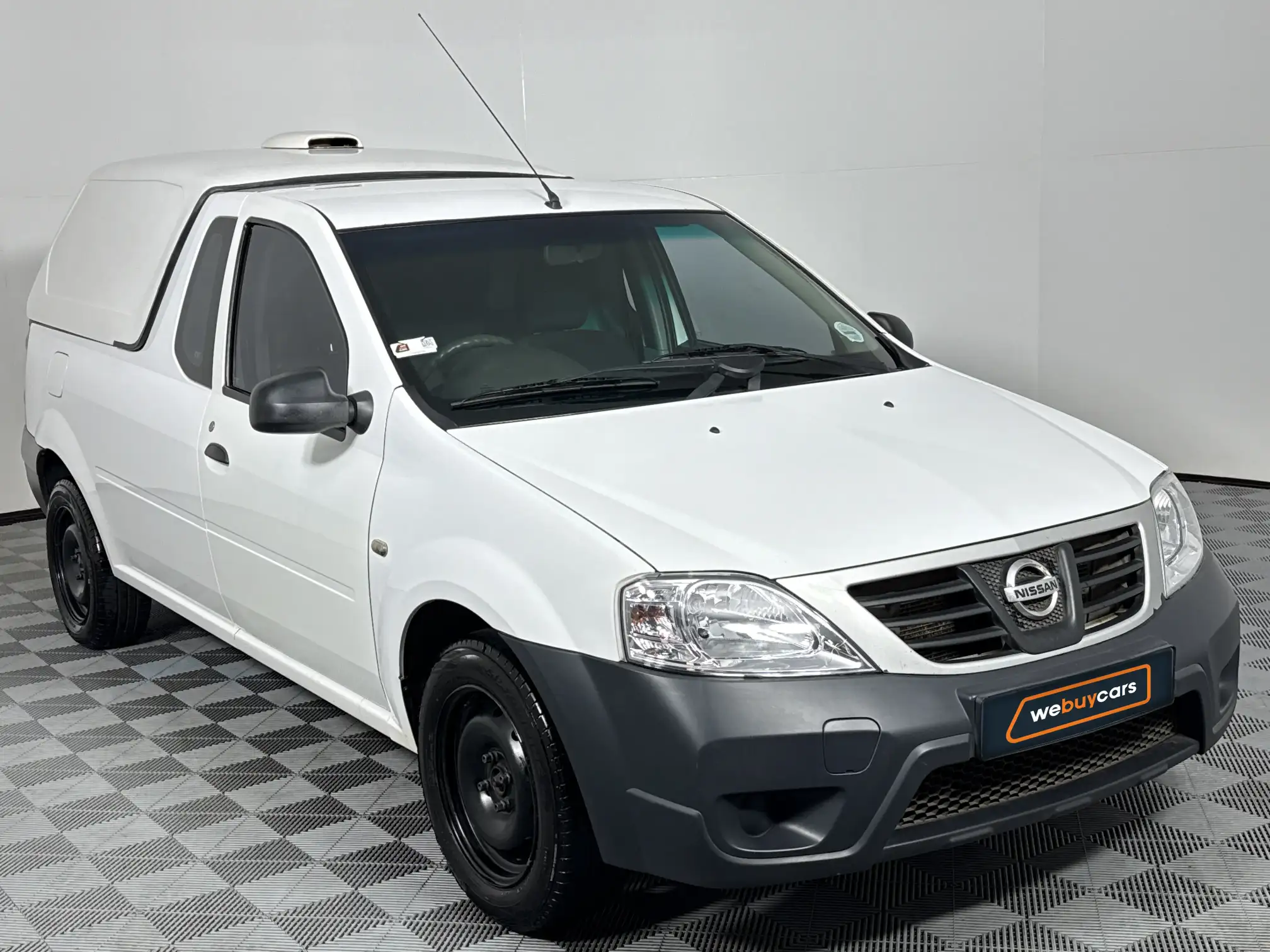 Nissan NP200