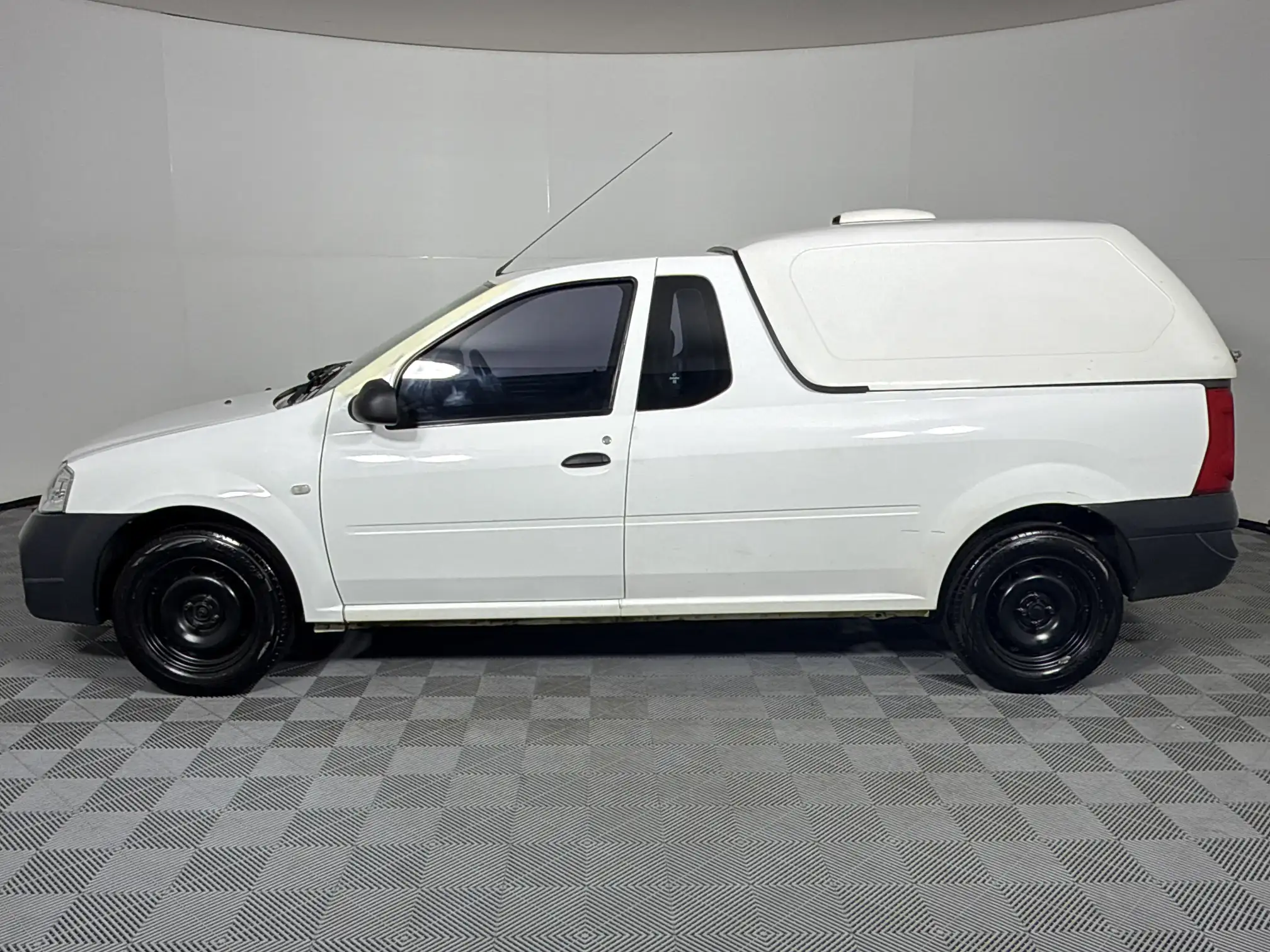 Nissan NP200