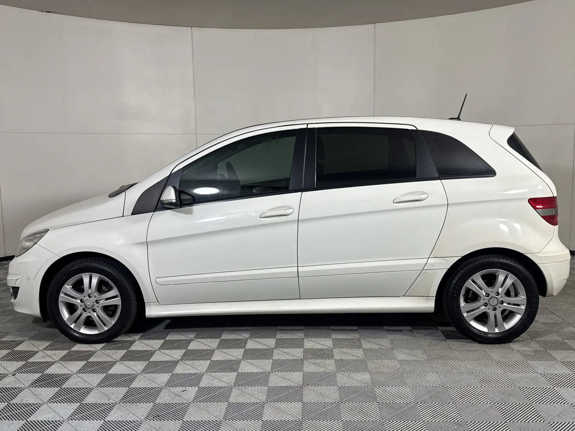 Mercedes-Benz B Class