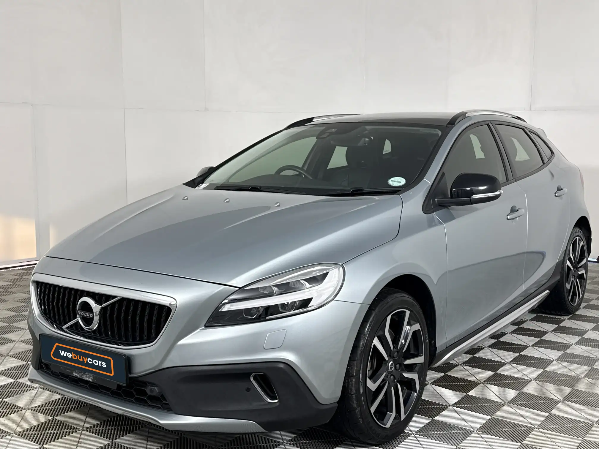 2018 Volvo V40