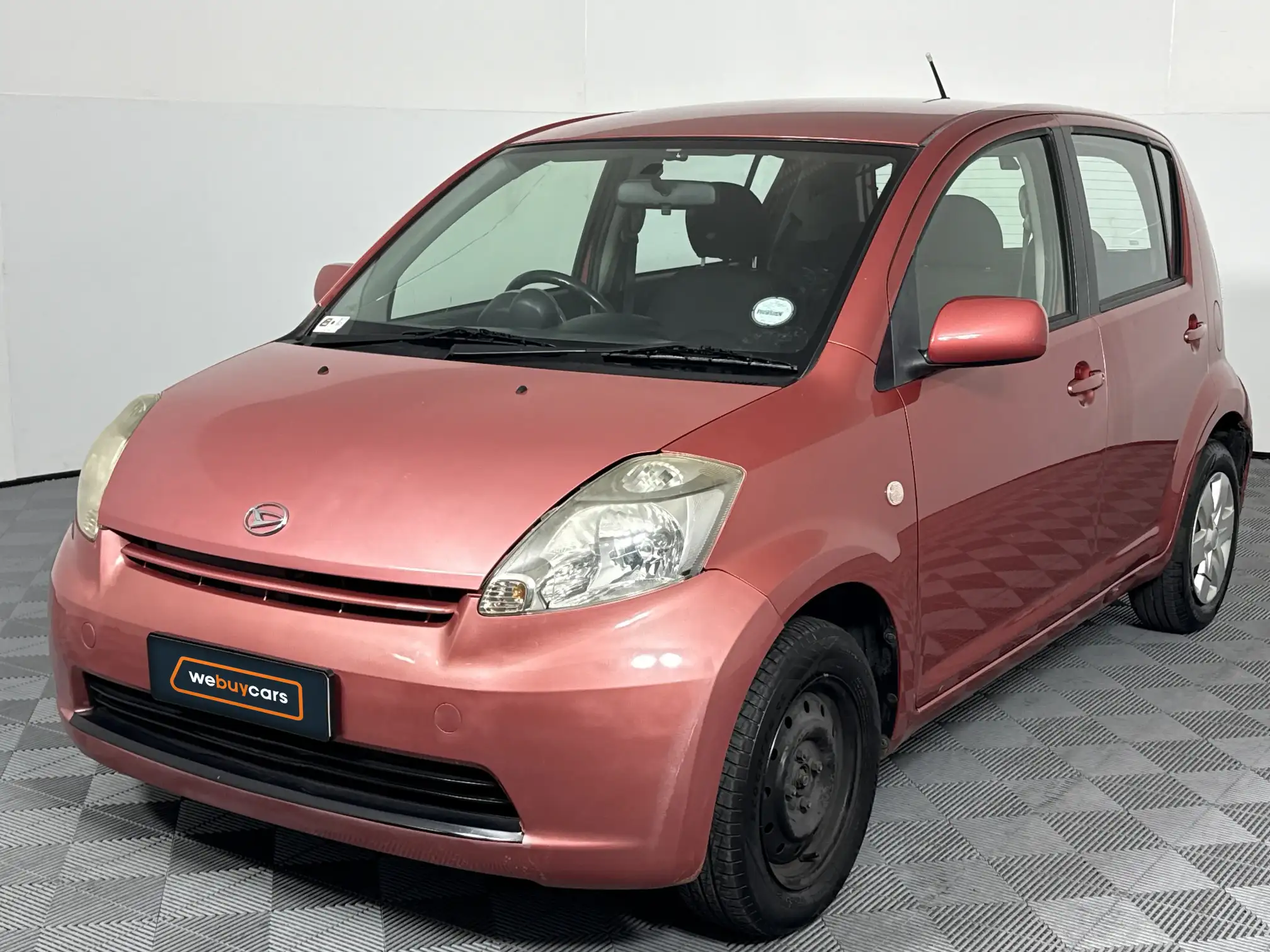 2005 Daihatsu Sirion