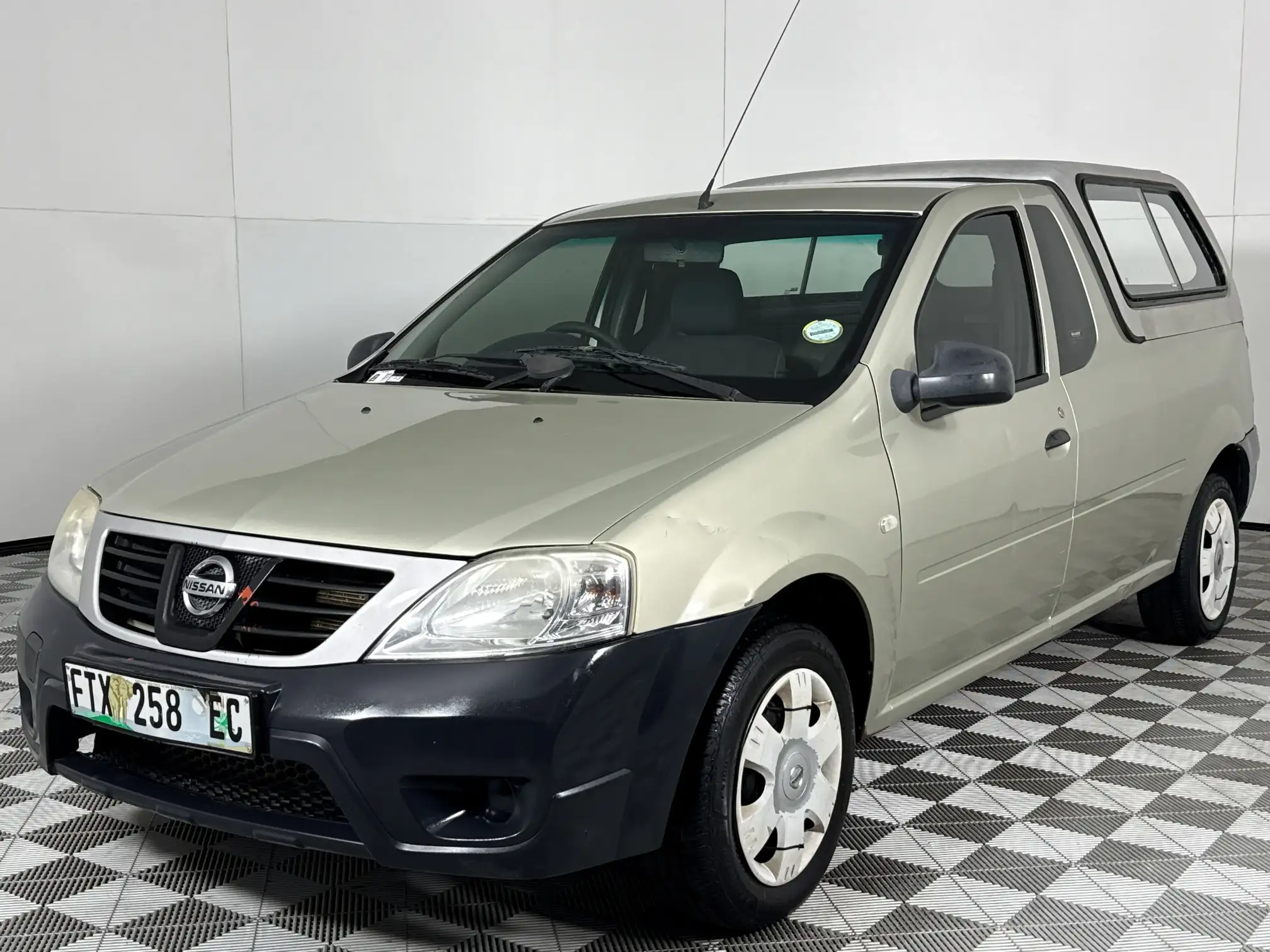 2012 Nissan NP200