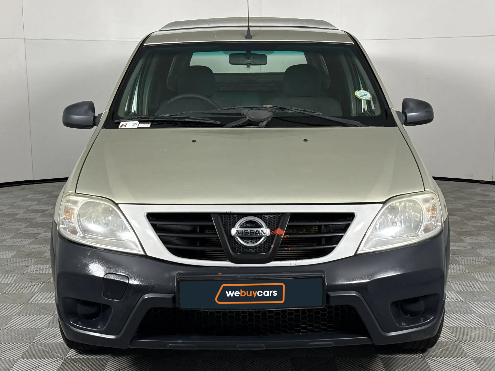 Nissan NP200