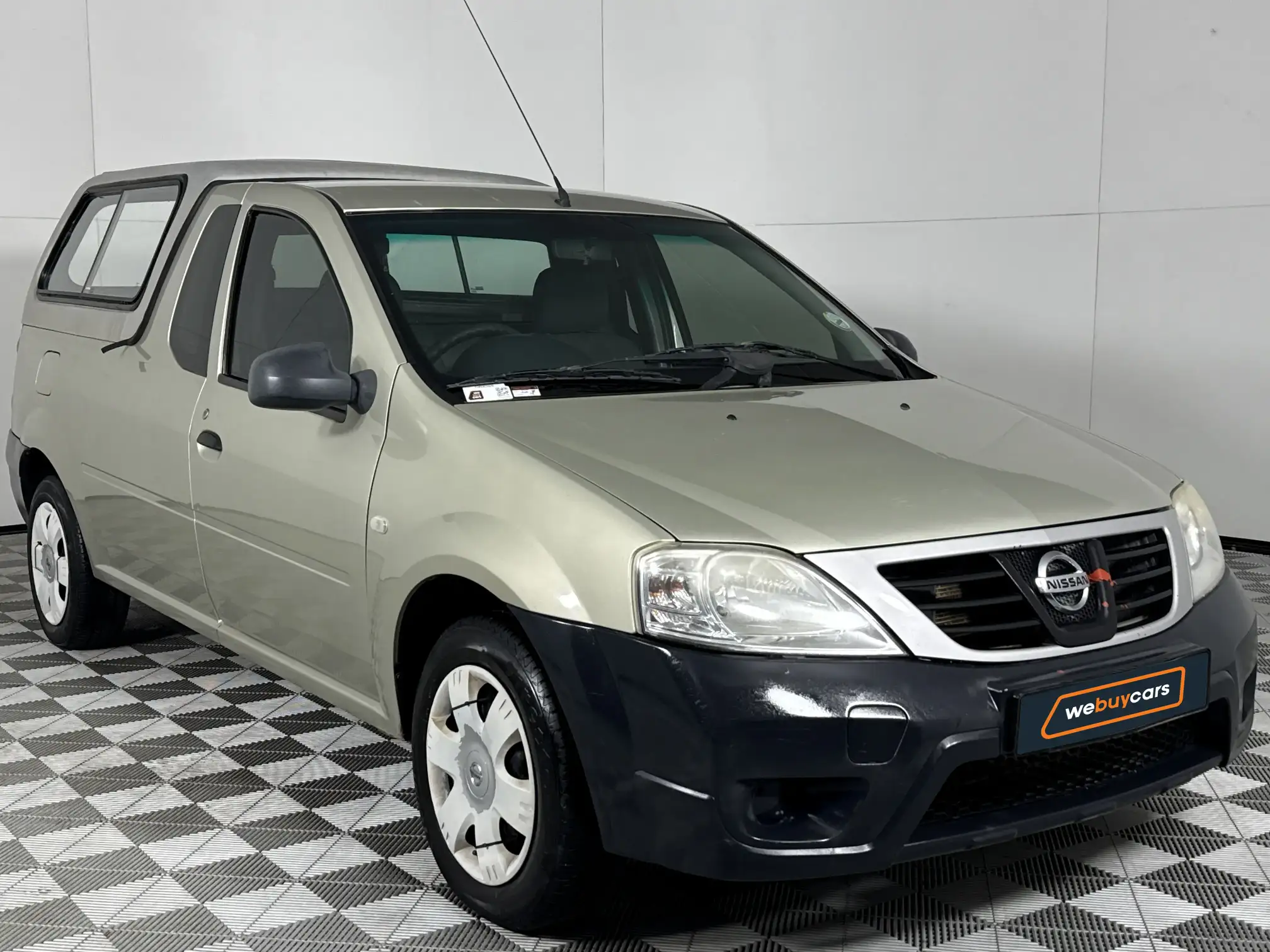 Nissan NP200