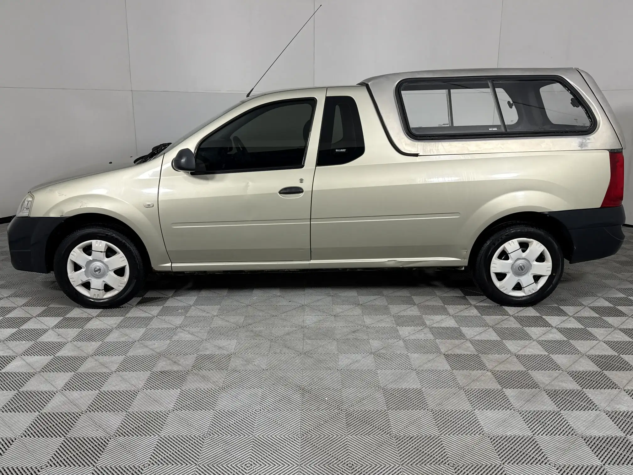 Nissan NP200