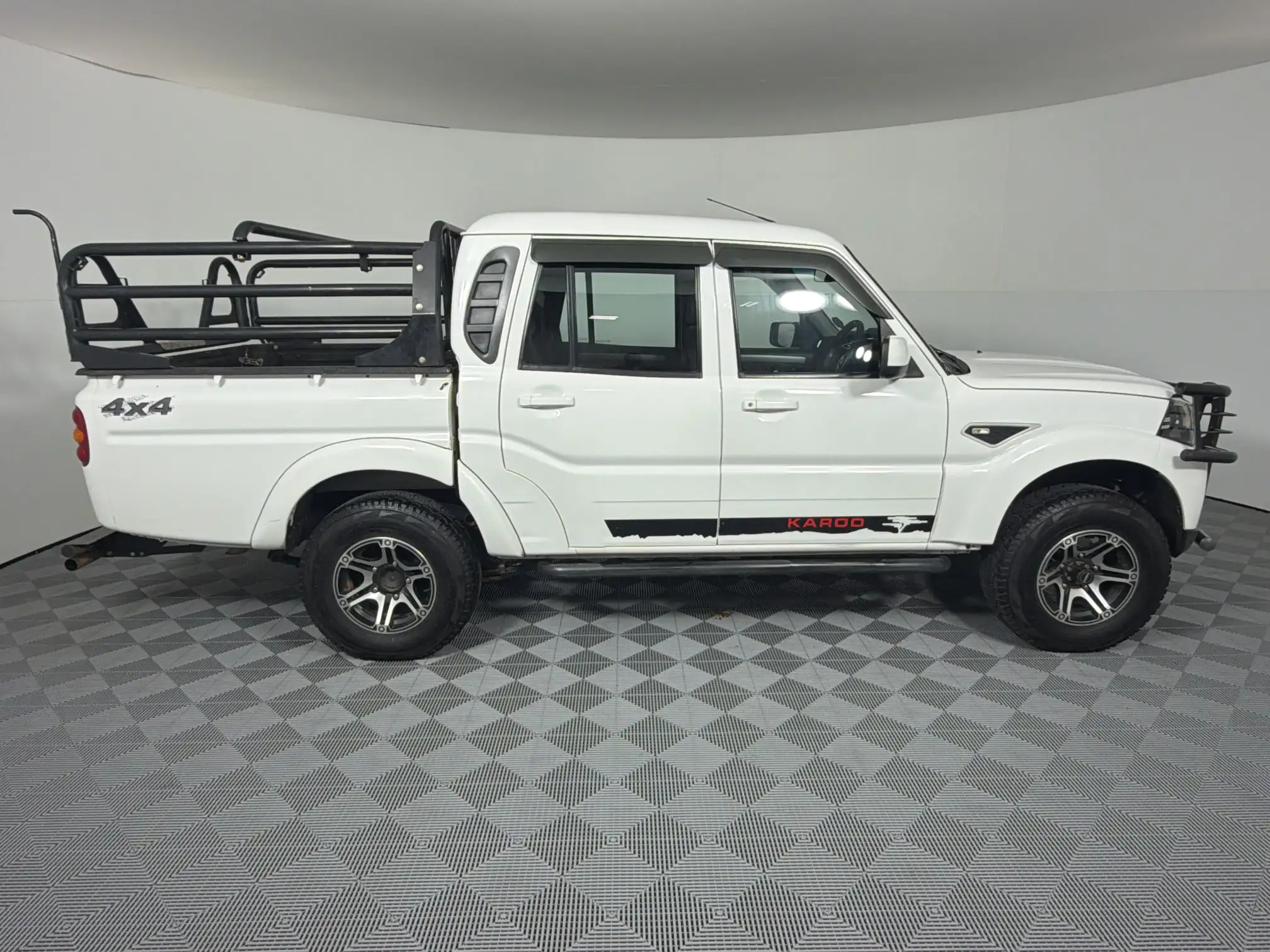 Mahindra PIK UP