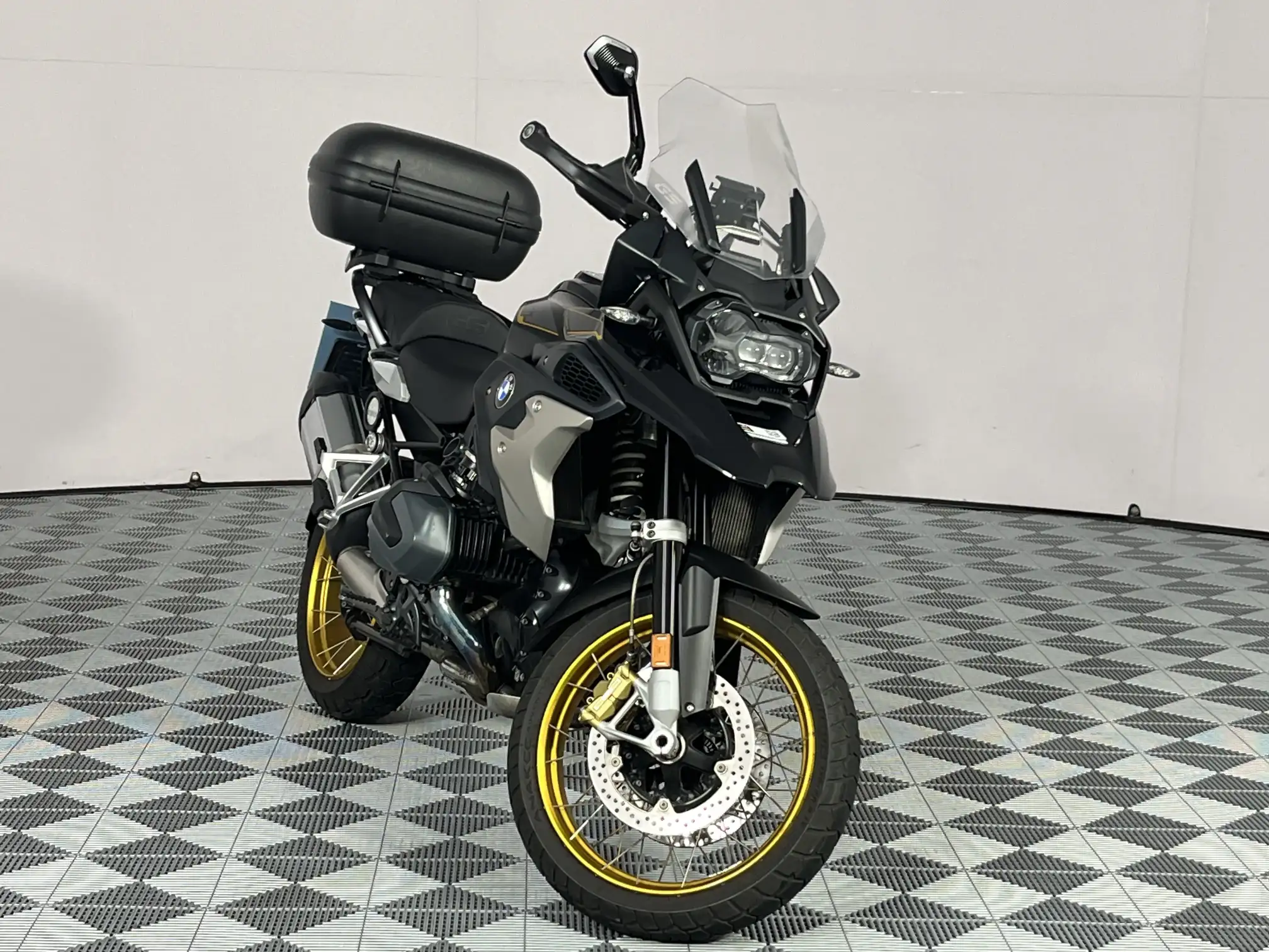 BMW R Series