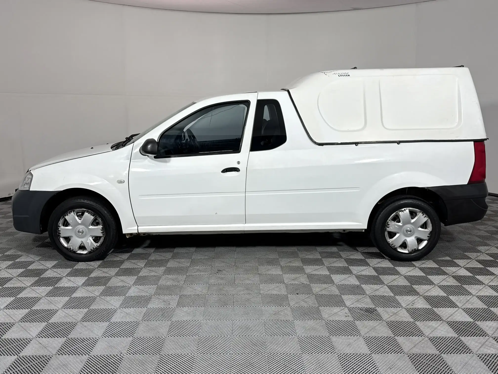 Nissan NP200
