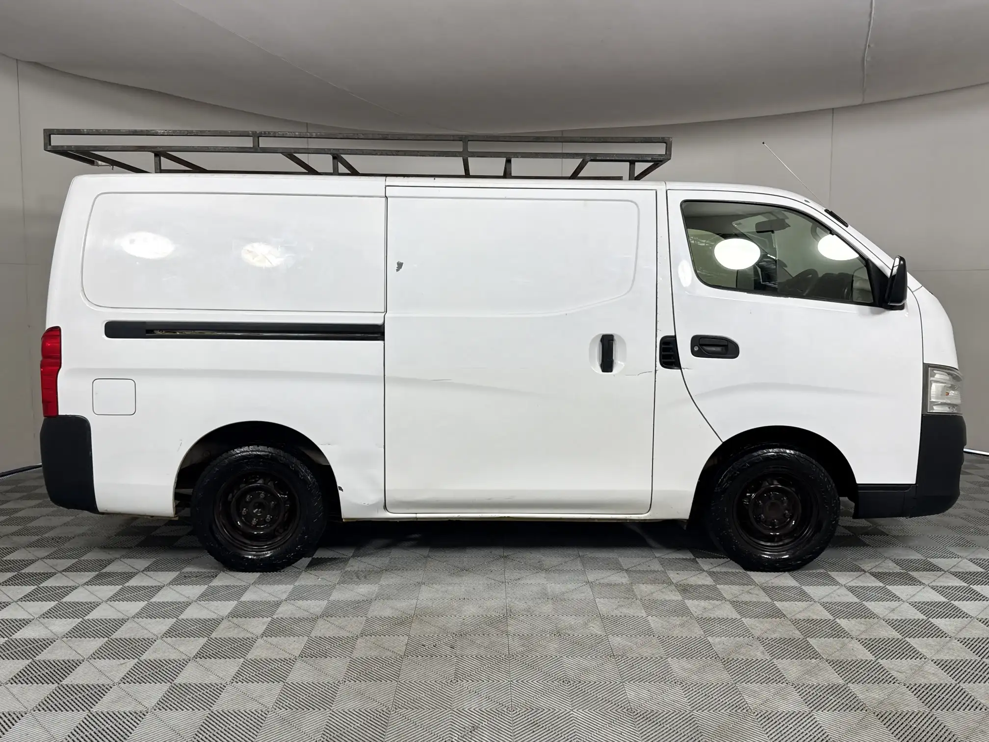 Nissan NV