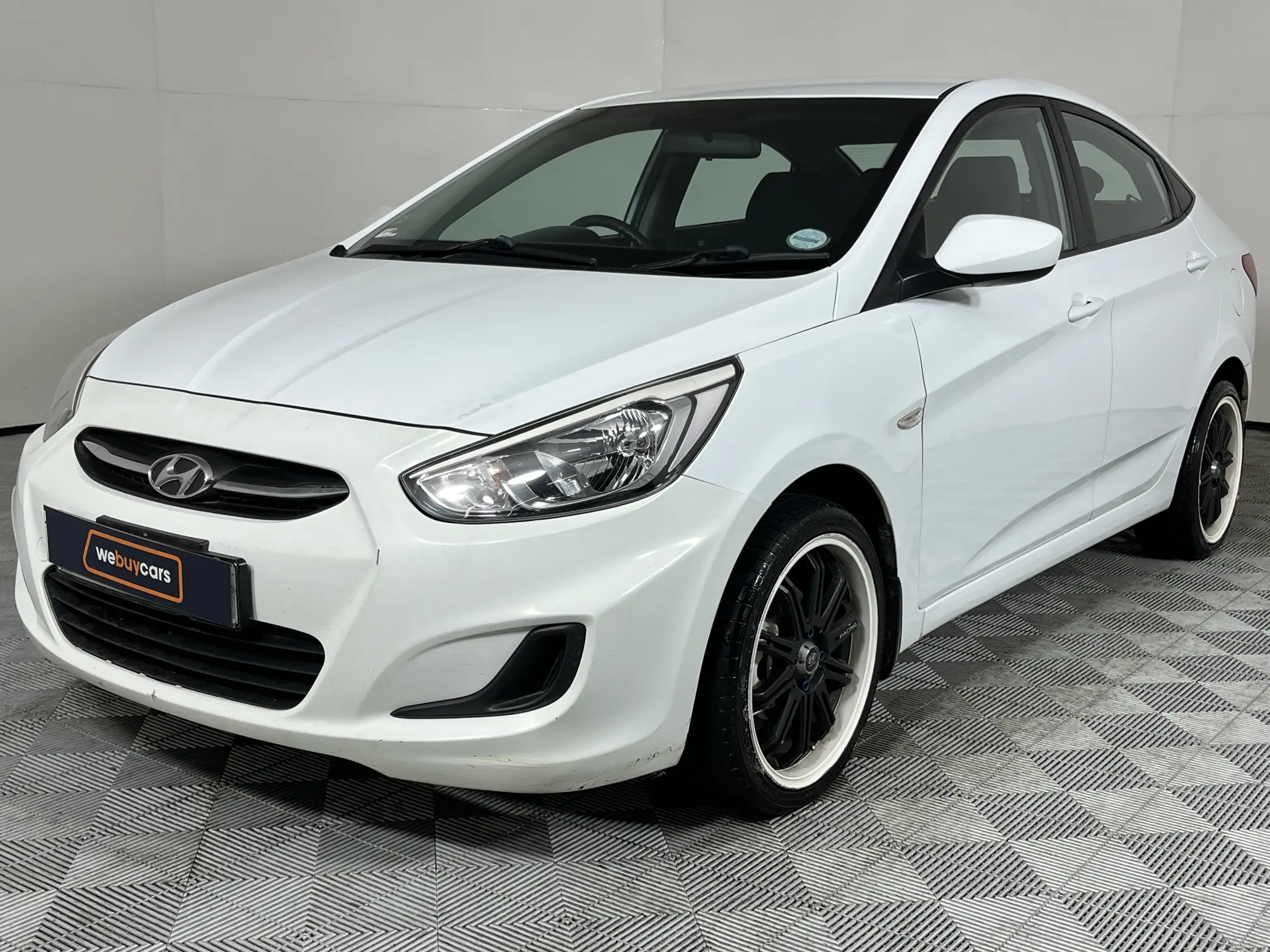 2015 Hyundai Accent 1.6 Gl/motion