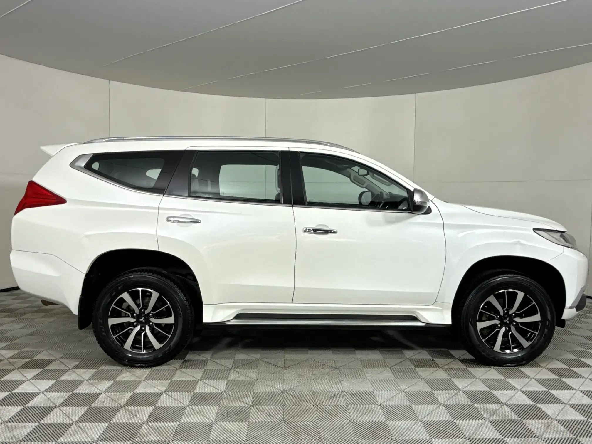 Mitsubishi Pajero Sport