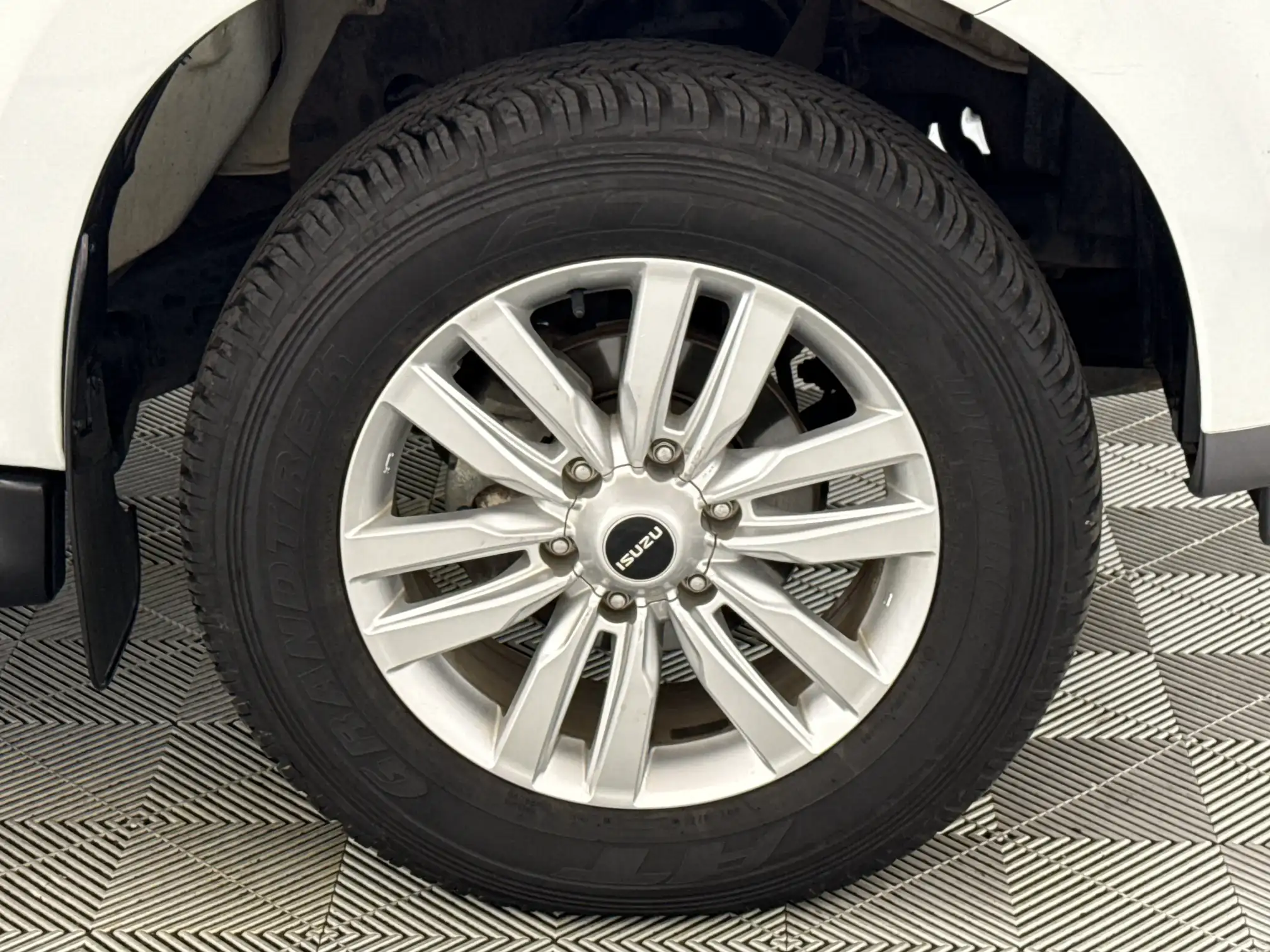 Isuzu MU-X