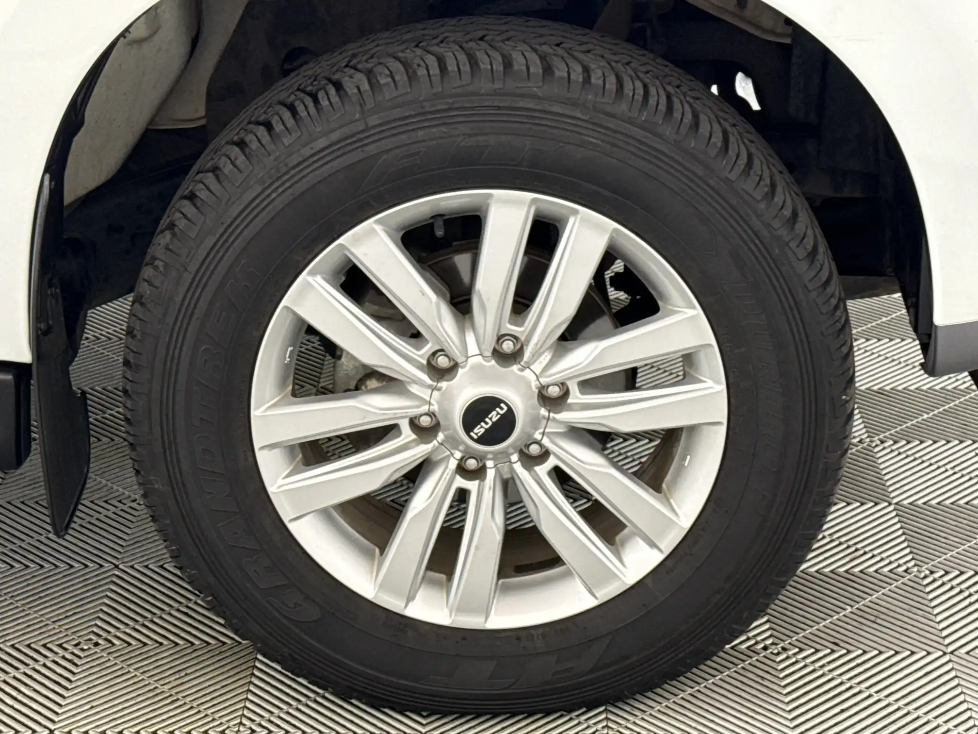 Isuzu MU-X