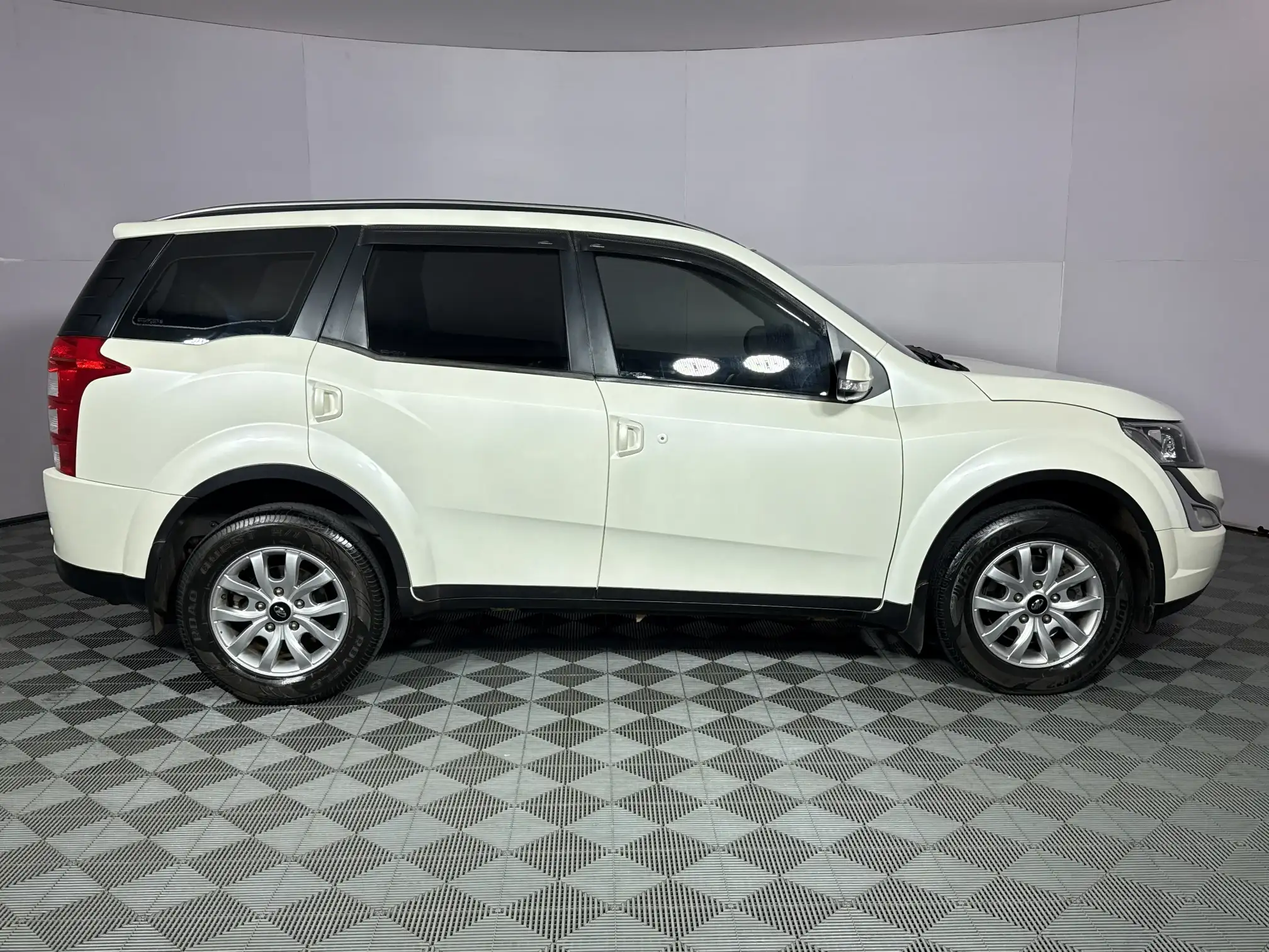 Mahindra XUV