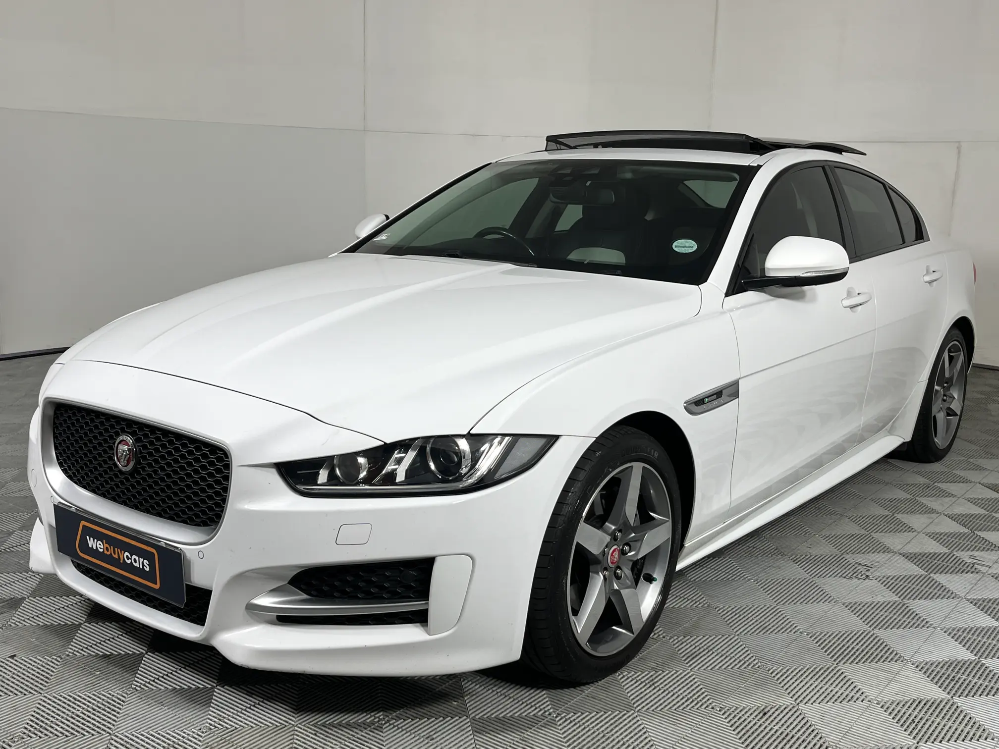 2016 Jaguar XE 2.0d R-Sport Auto