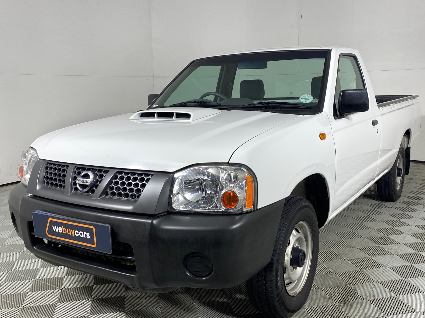 Nissan Hardbody NP300 2.5 TDi LWB Single Cab for sale - R 195 900 ...