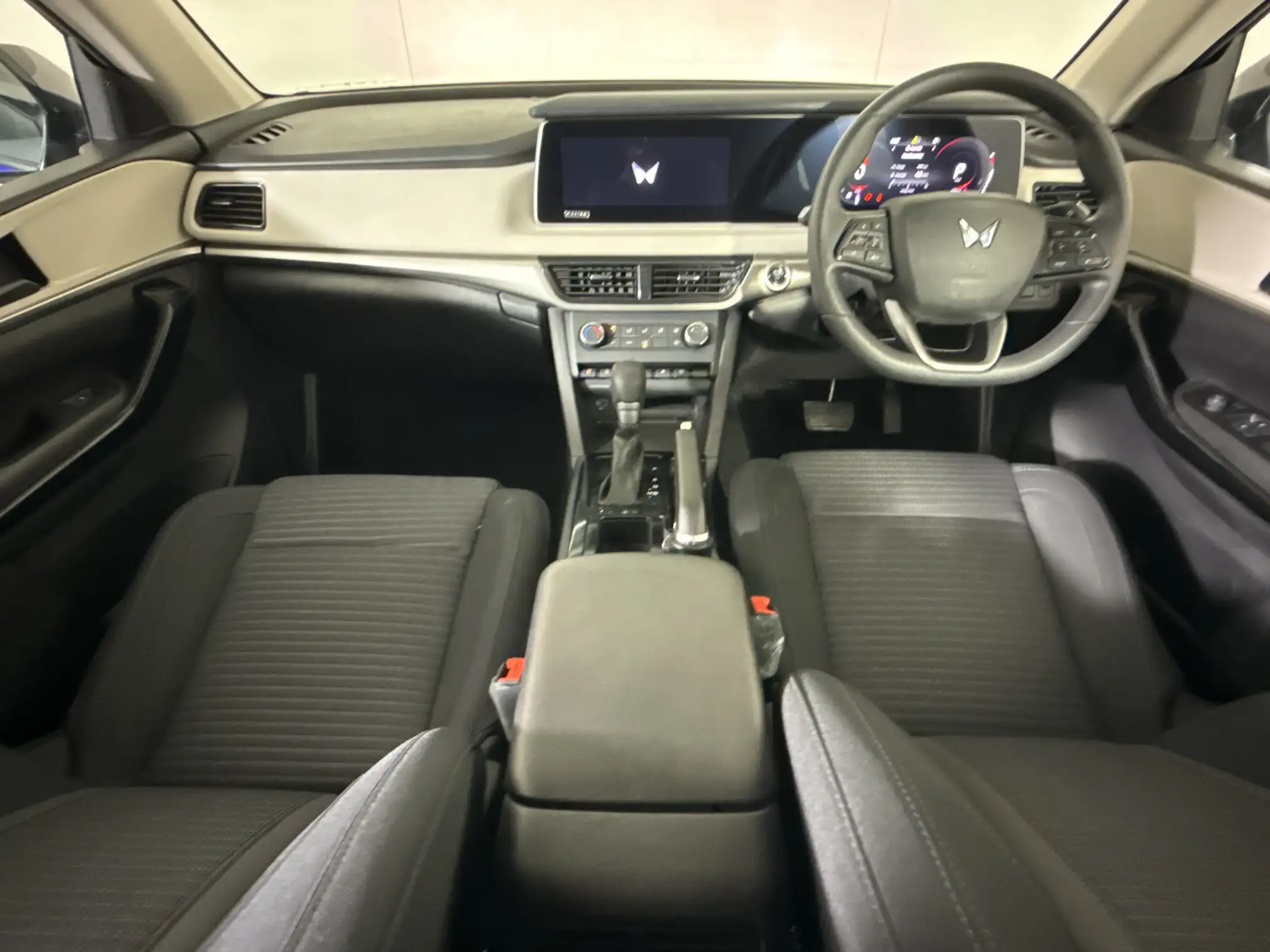 Mahindra XUV 700