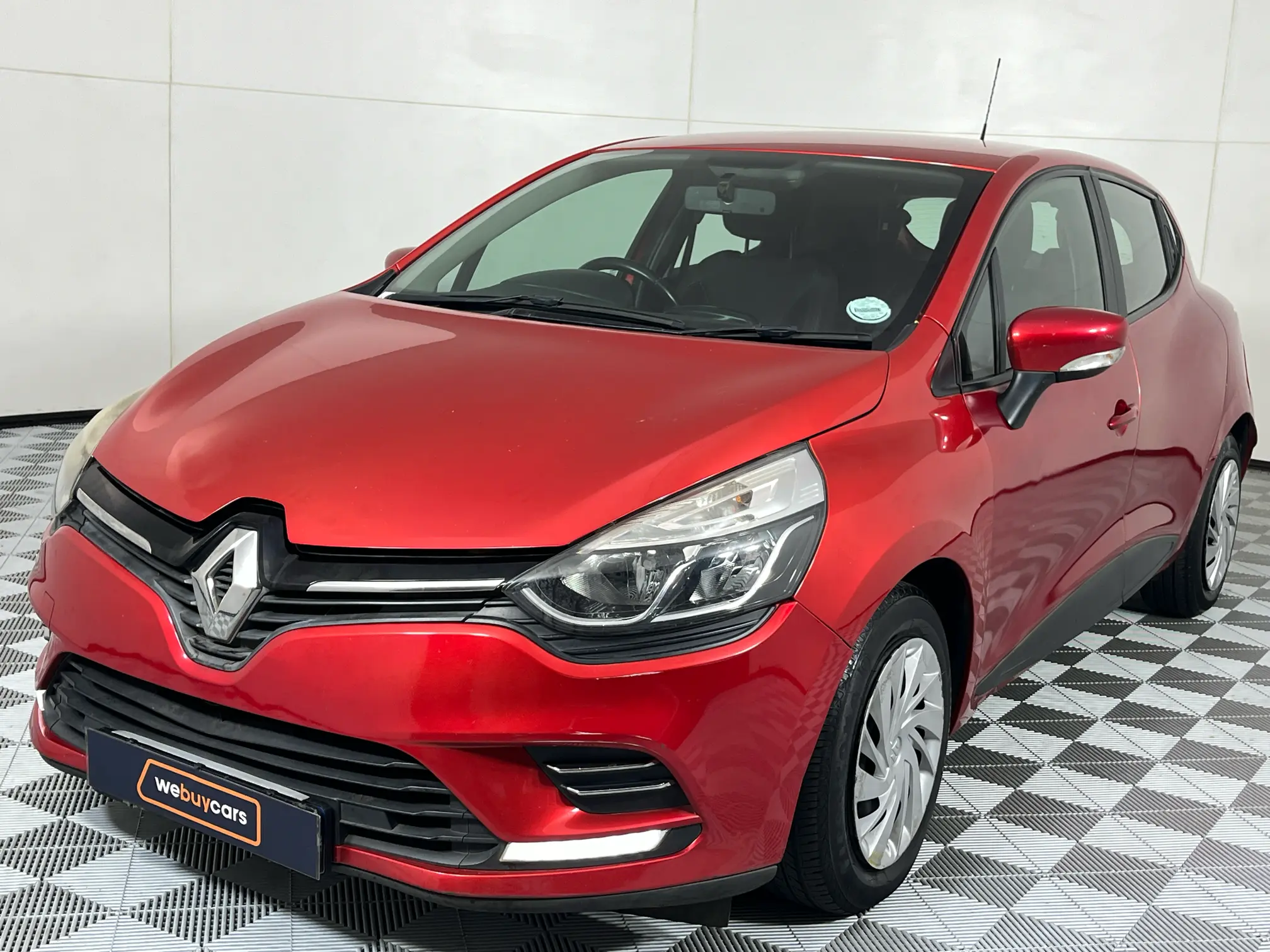 2017 Renault Clio IV 900t Authentique 5-Door (66 KW)