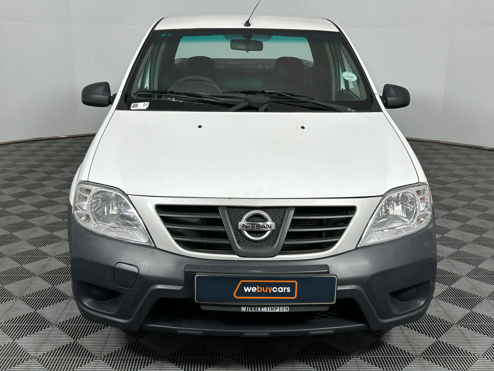Nissan NP200