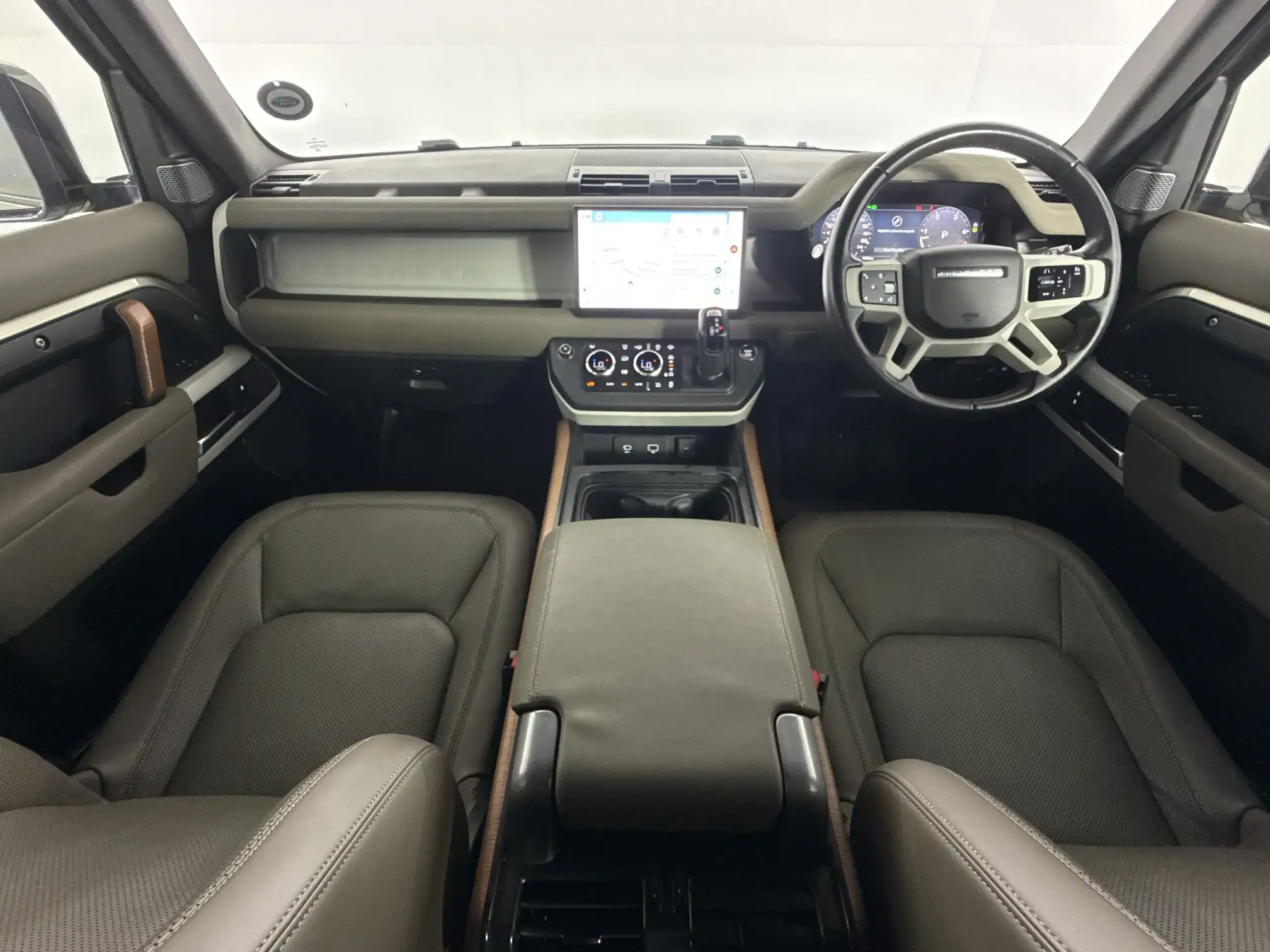 Land Rover Defender 110