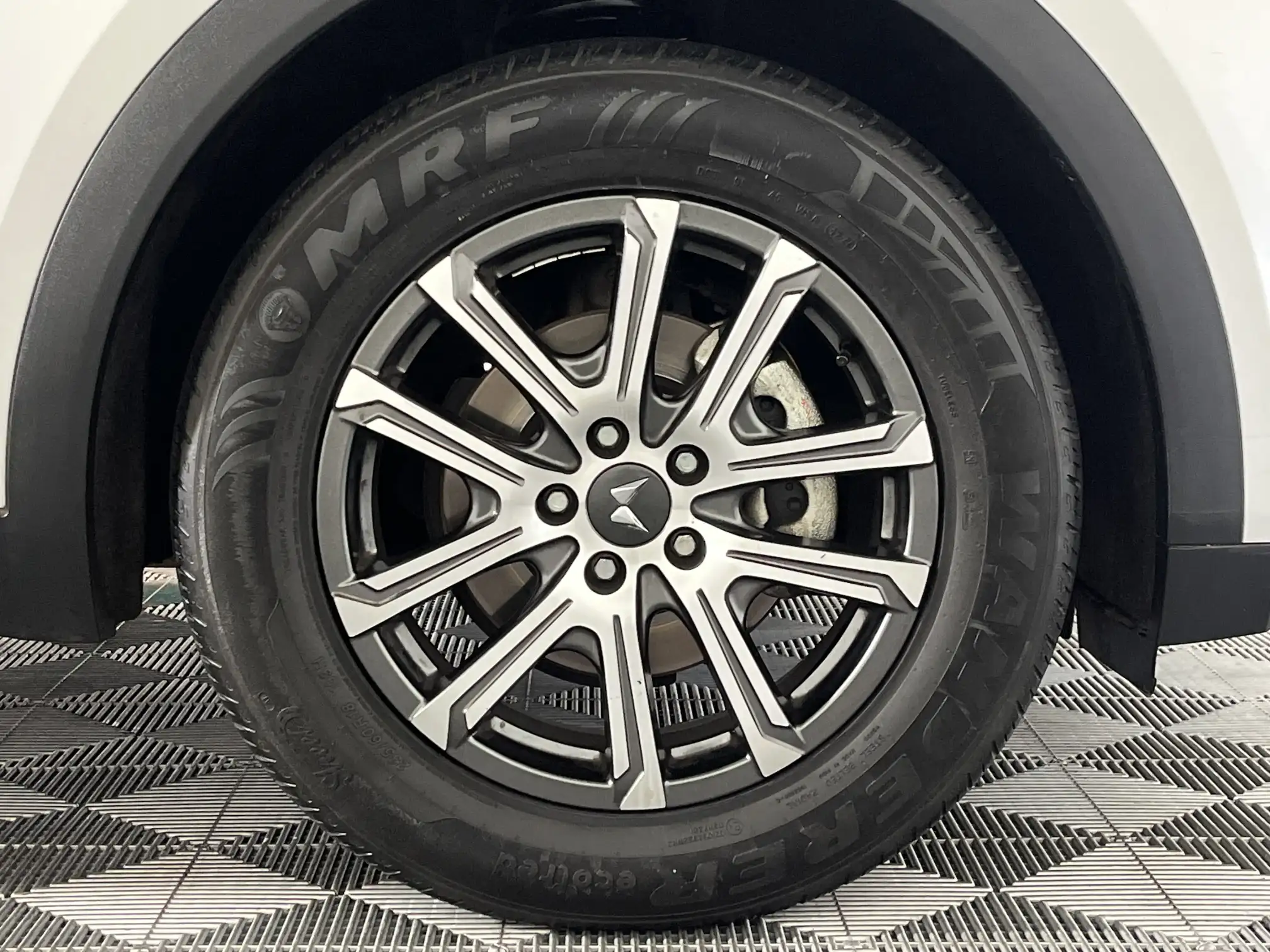Mahindra XUV 700