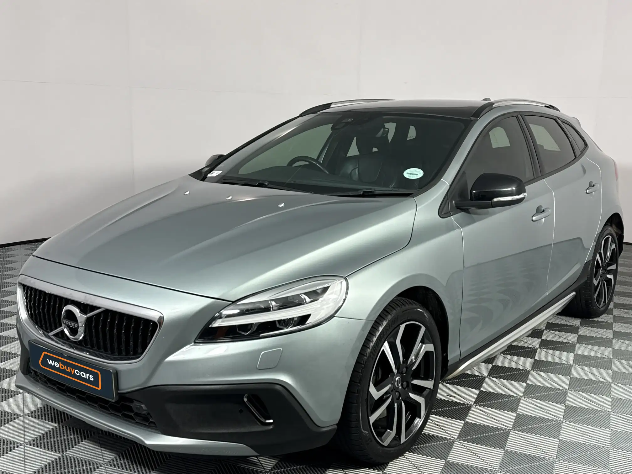 2018 Volvo V40