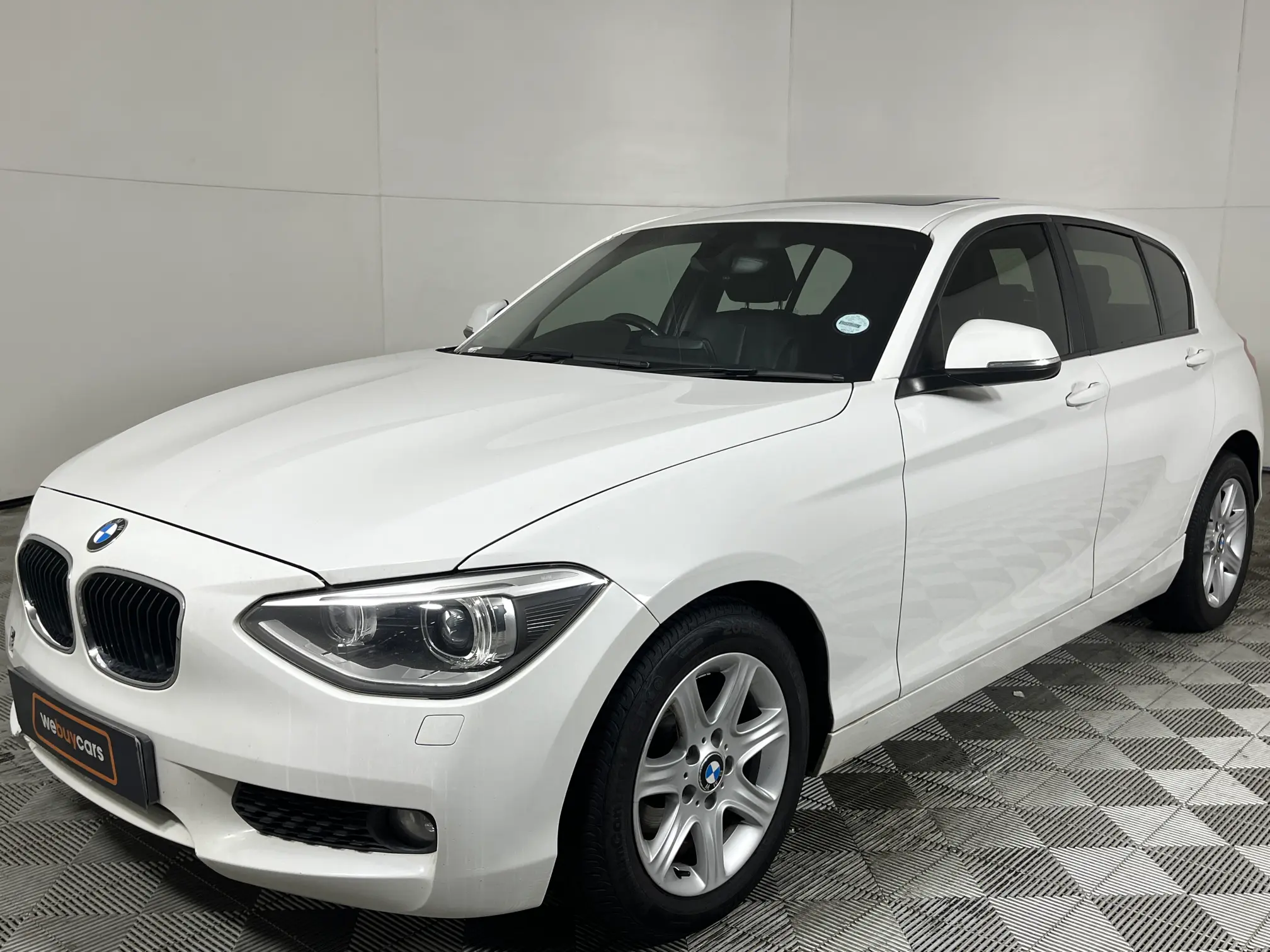 2015 BMW 1 Series 118i Urban Line 5-Door (F20)