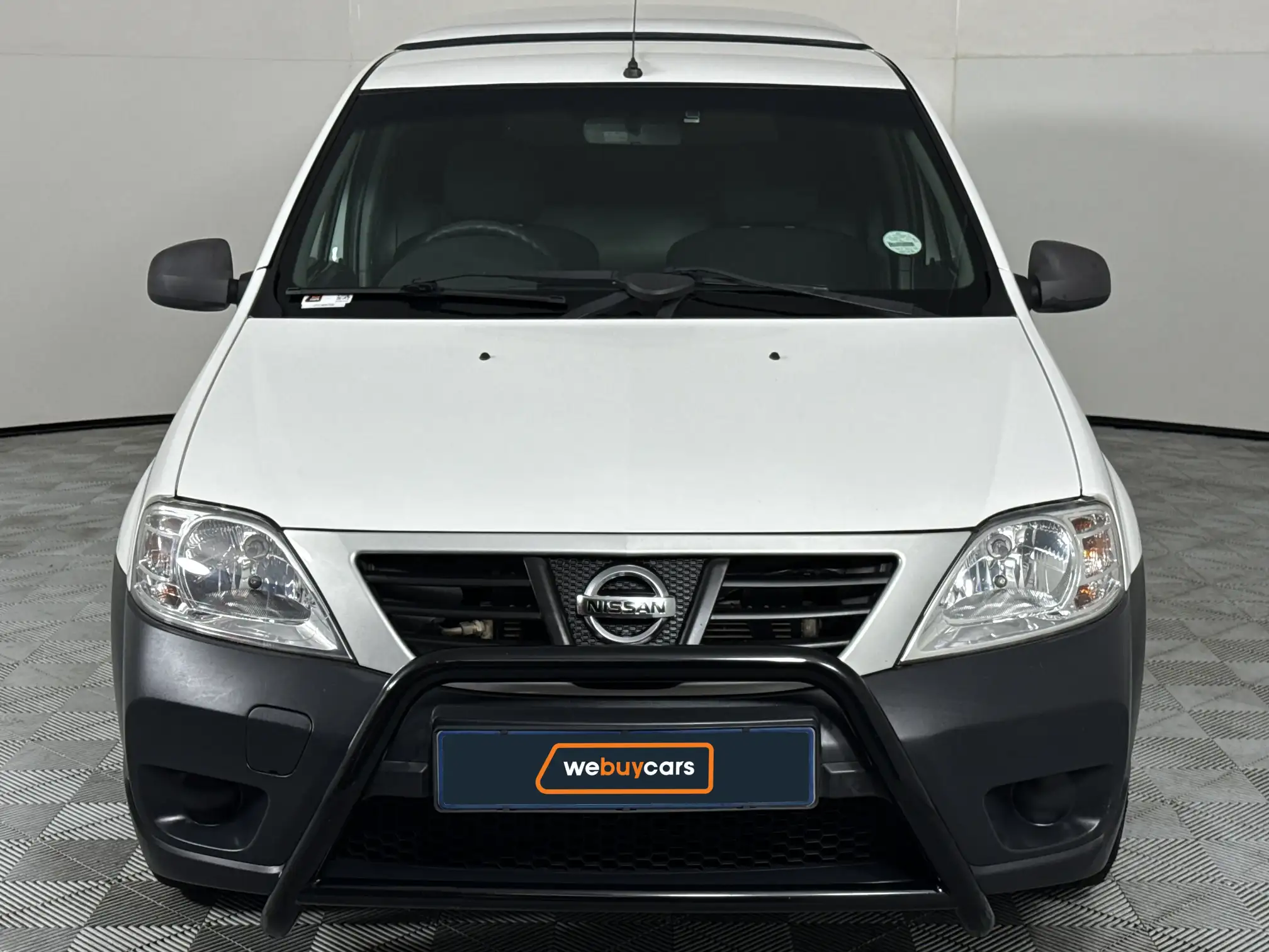 Nissan NP200