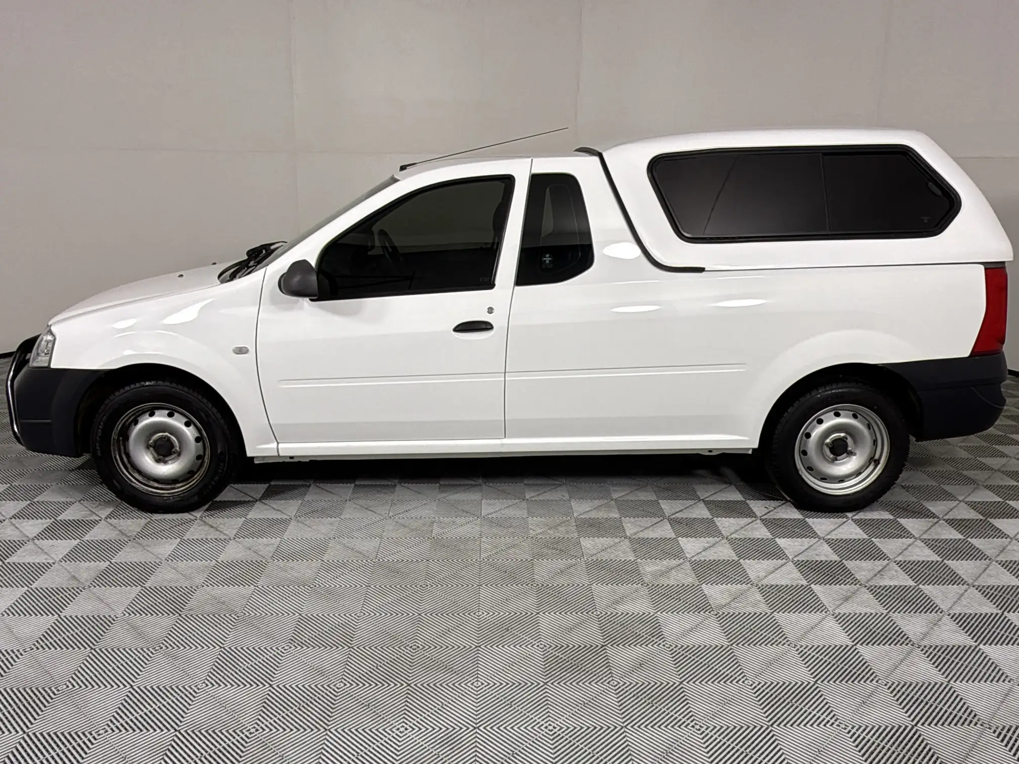 Nissan NP200