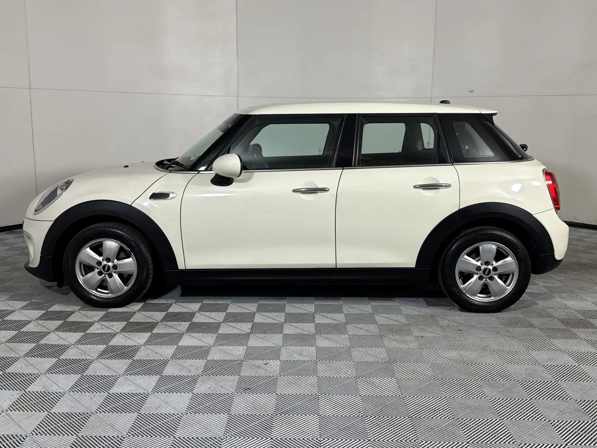 Mini Cooper 5DR