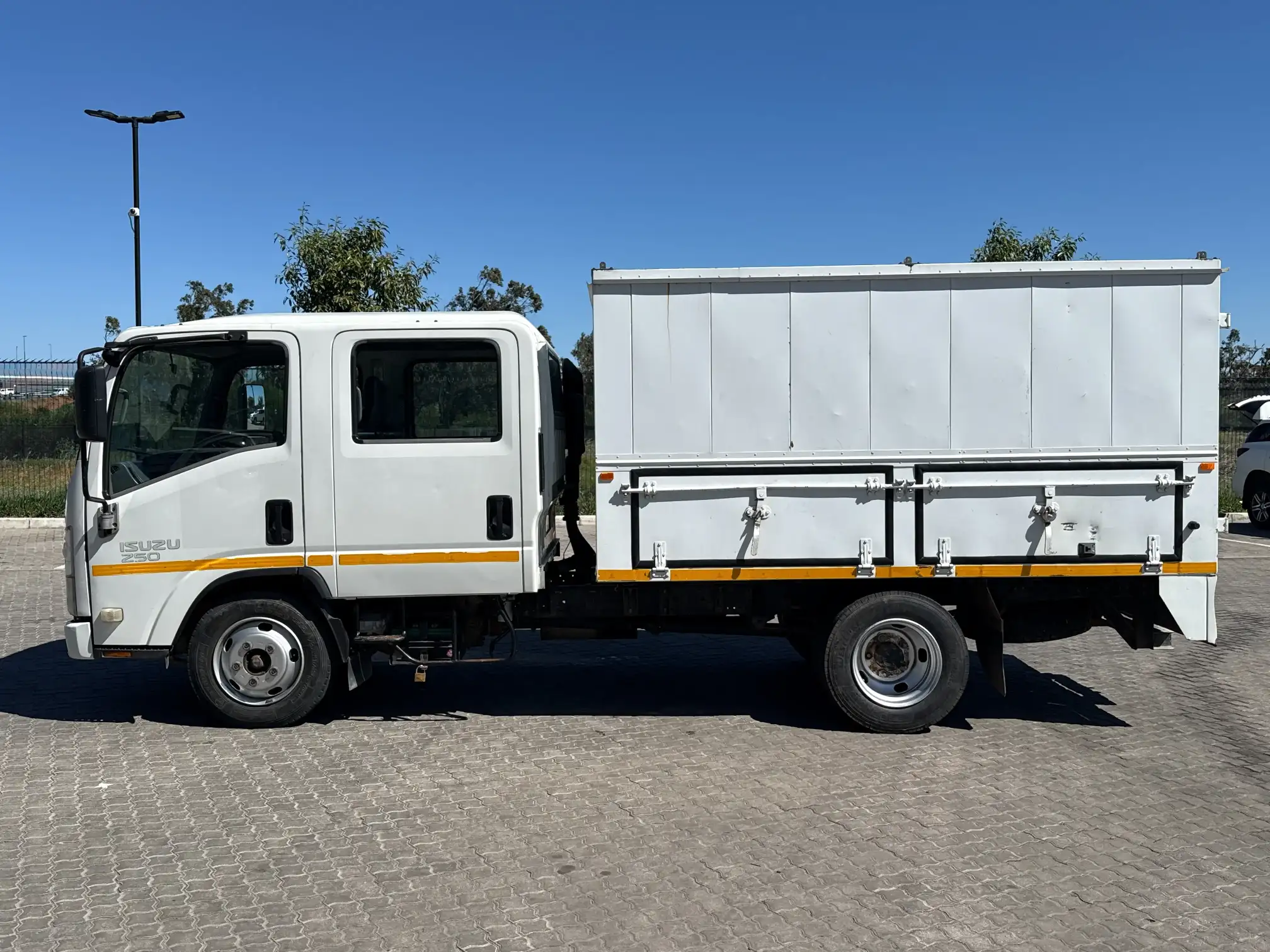 Isuzu NMR